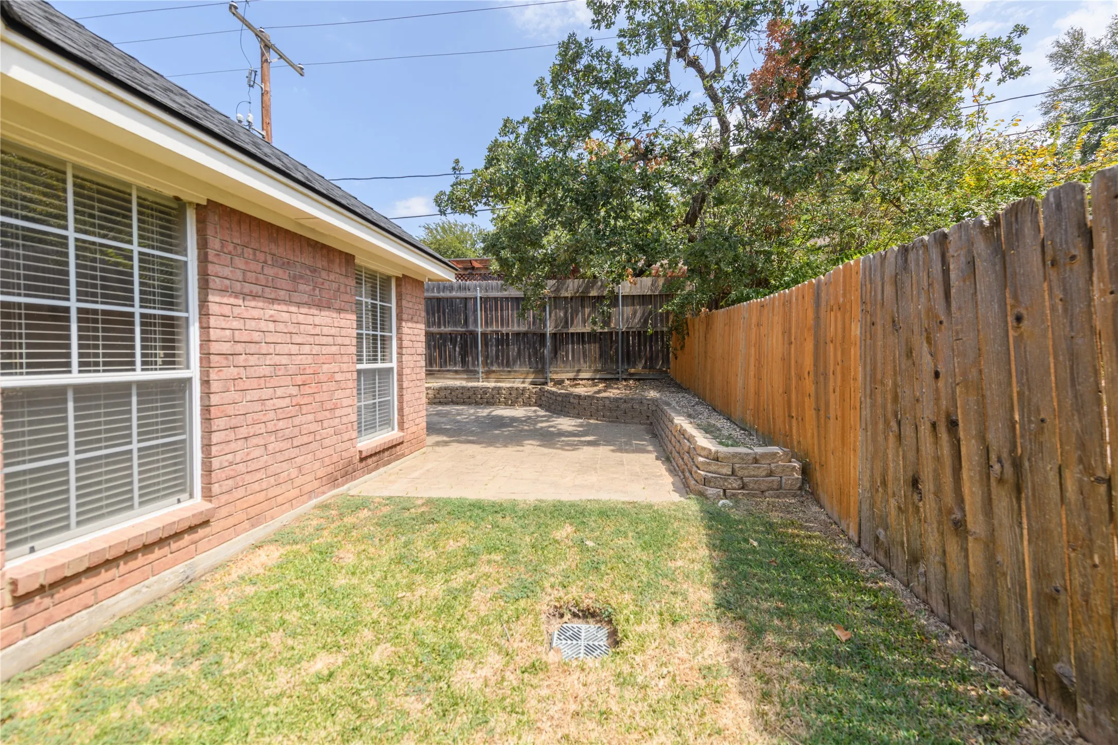 Single Family Residence For Rent in Tarrant County , 3120 Steve Drive, Hurst, Texas 76054, 3 Bedroom, 2 Bathroom, 2 Garage spaces, 2,097 Sqft, built in 1993, mls#21361796, Real Estate Agent in Hurst, Homes For Rent in Tarrant county, Homes For Rent in Hurst, Realtor in Hurst Texas, Real Estate Brokerage Independent Realty Texas, Luminita Cordes Realtor
