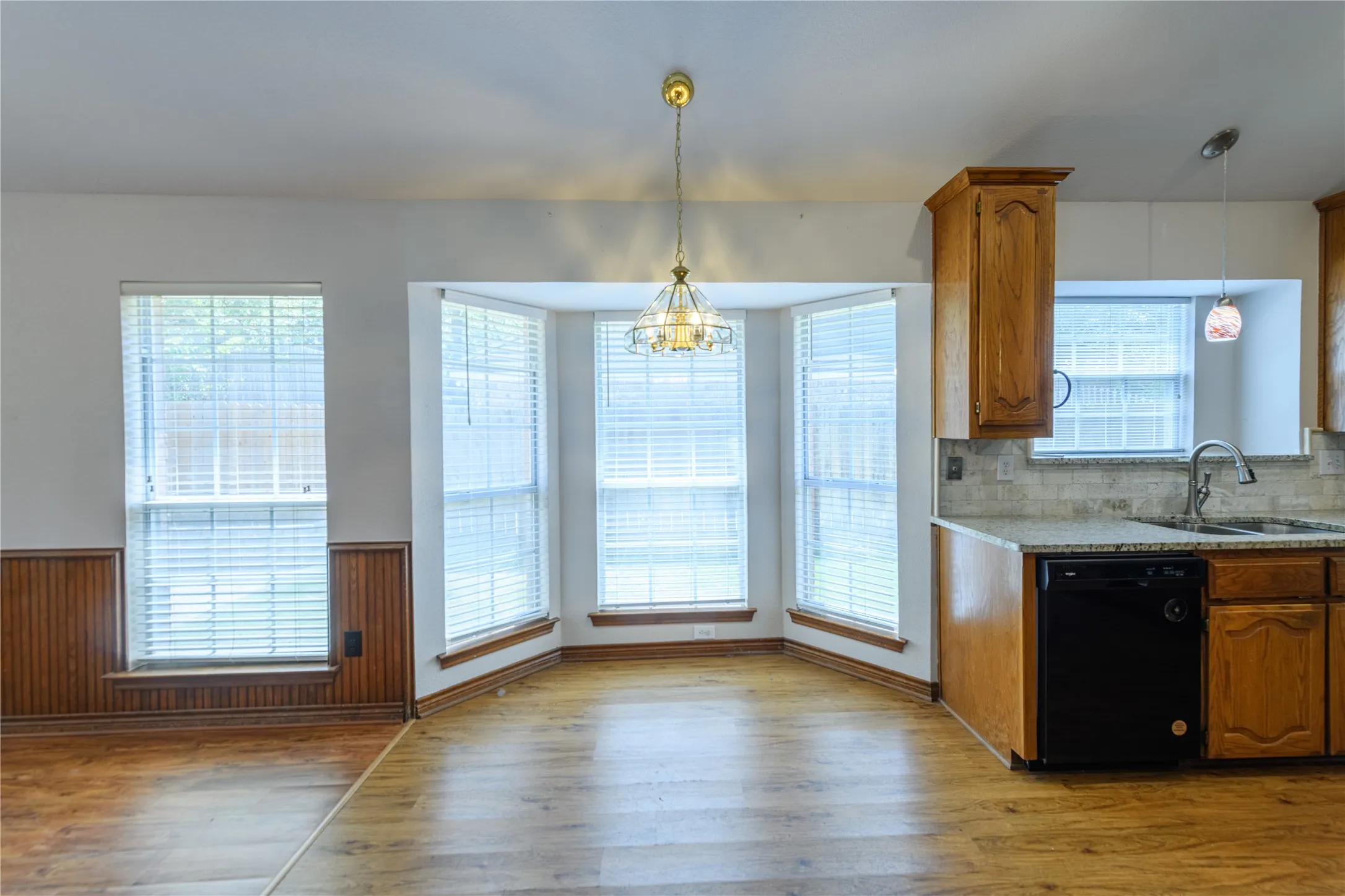 Single Family Residence For Rent in Tarrant County , 3120 Steve Drive, Hurst, Texas 76054, 3 Bedroom, 2 Bathroom, 2 Garage spaces, 2,097 Sqft, built in 1993, mls#21361796, Real Estate Agent in Hurst, Homes For Rent in Tarrant county, Homes For Rent in Hurst, Realtor in Hurst Texas, Real Estate Brokerage Independent Realty Texas, Luminita Cordes Realtor