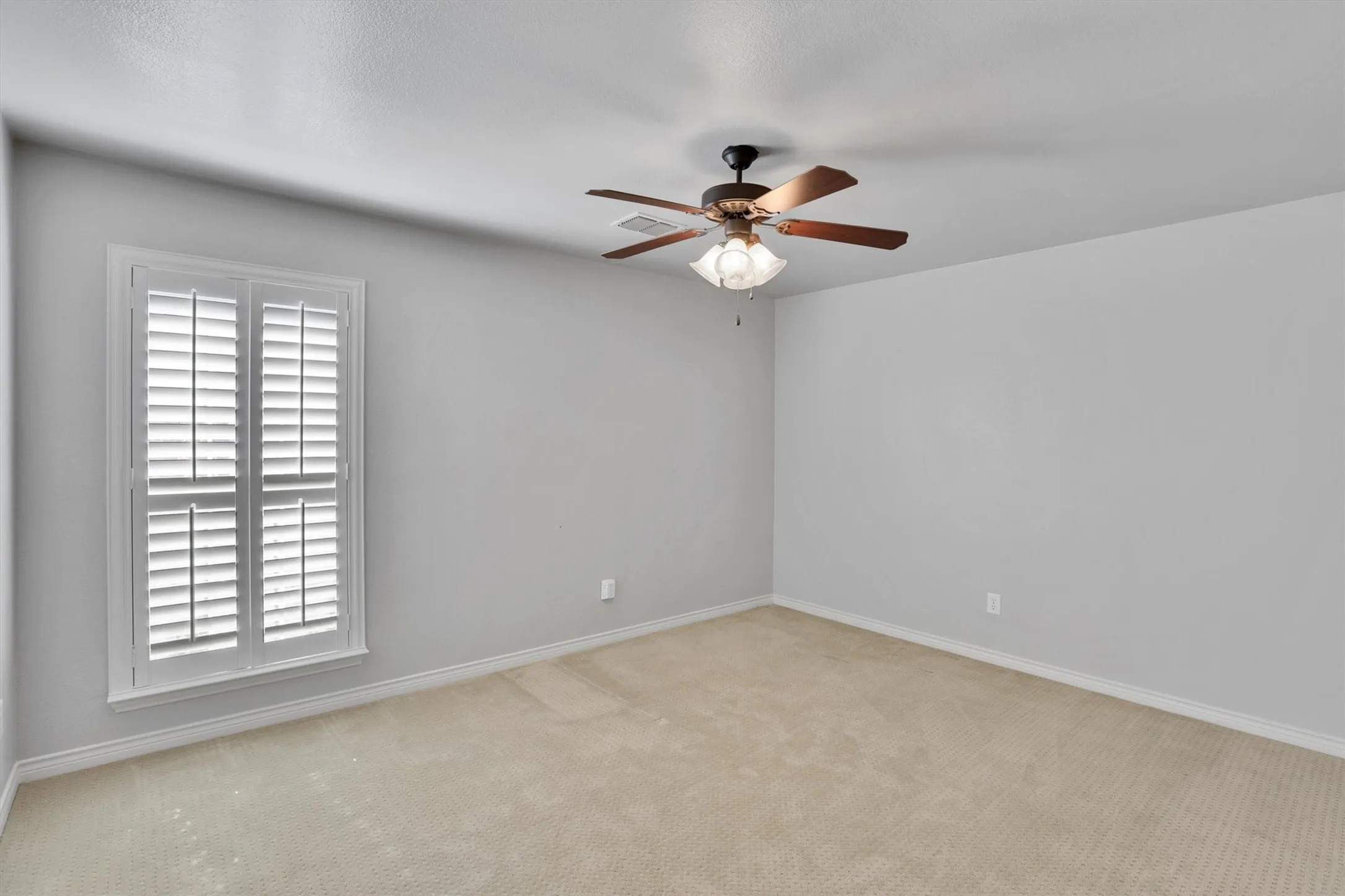Single Family Residence For Rent in Collin County , 4017 Saltburn Drive, Plano, Texas 75093, 5 Bedroom, 5 Bathroom, 3 Garage spaces, 3,871 Sqft, built in 1997, mls#21361419, Real Estate Agent in Plano, Homes For Rent in Collin county, Homes For Rent in Plano, Realtor in Plano Texas, Real Estate Brokerage Independent Realty Texas, Luminita Cordes Realtor