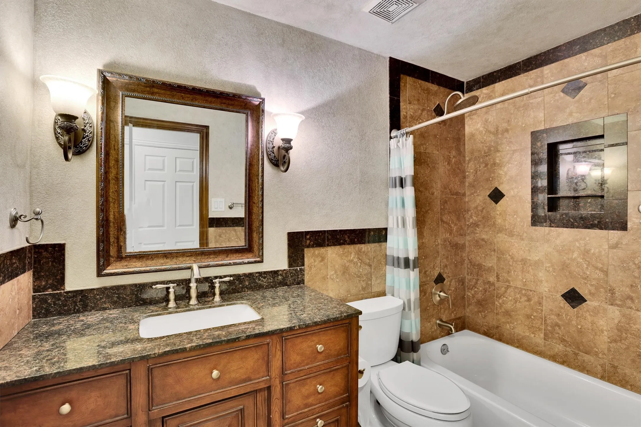 Single Family Residence For Rent in Collin County , 4017 Saltburn Drive, Plano, Texas 75093, 5 Bedroom, 5 Bathroom, 3 Garage spaces, 3,871 Sqft, built in 1997, mls#21361419, Real Estate Agent in Plano, Homes For Rent in Collin county, Homes For Rent in Plano, Realtor in Plano Texas, Real Estate Brokerage Independent Realty Texas, Luminita Cordes Realtor