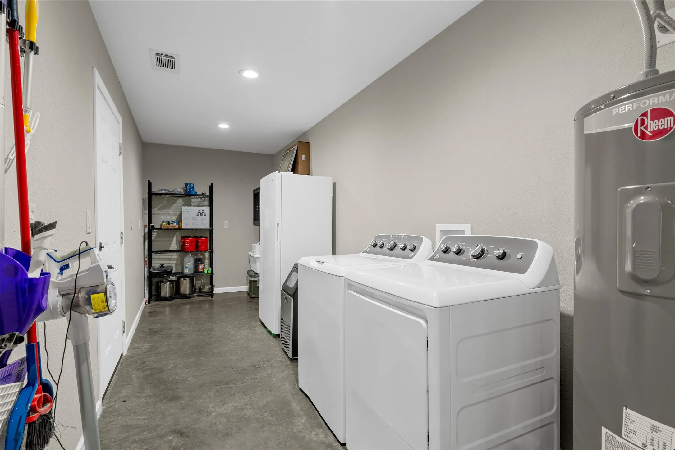 Single Family Residence For Sale in Freestone County , 145 Private Road 944, Fairfield, Texas 75840, 3 Bedroom, 2 Bathroom, Garage spaces, 1,500 Sqft, built in 2024, mls#21358139, Real Estate Agent in Fairfield, Homes For Sale in Freestone county, Homes For Sale in Fairfield, Realtor in Fairfield Texas, Real Estate Brokerage Independent Realty Texas, Luminita Cordes Realtor
