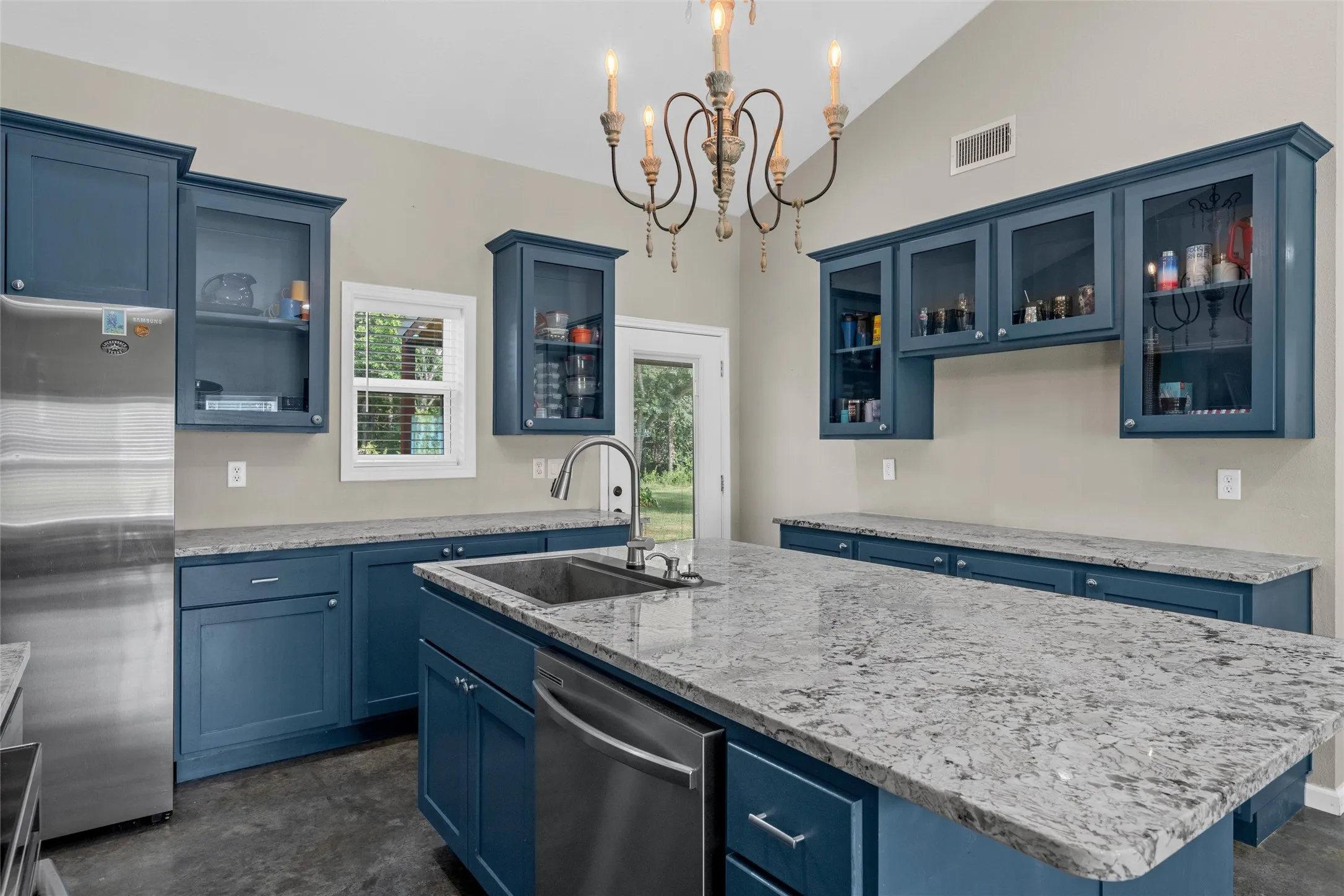 Single Family Residence For Sale in Freestone County , 145 Private Road 944, Fairfield, Texas 75840, 3 Bedroom, 2 Bathroom, Garage spaces, 1,500 Sqft, built in 2024, mls#21358139, Real Estate Agent in Fairfield, Homes For Sale in Freestone county, Homes For Sale in Fairfield, Realtor in Fairfield Texas, Real Estate Brokerage Independent Realty Texas, Luminita Cordes Realtor