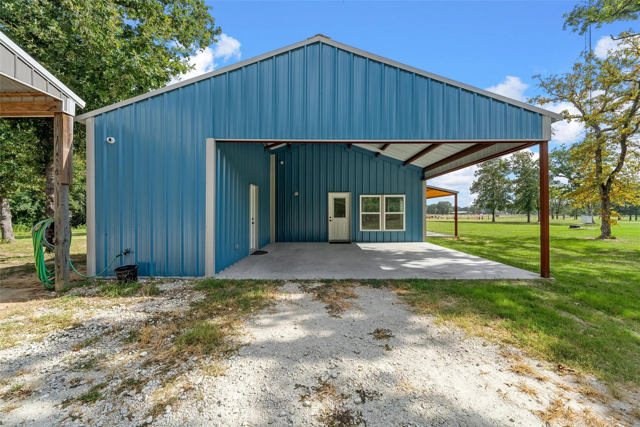 Single Family Residence For Sale in Freestone County , 145 Private Road 944, Fairfield, Texas 75840, 3 Bedroom, 2 Bathroom, Garage spaces, 1,500 Sqft, built in 2024, mls#21358139, Real Estate Agent in Fairfield, Homes For Sale in Freestone county, Homes For Sale in Fairfield, Realtor in Fairfield Texas, Real Estate Brokerage Independent Realty Texas, Luminita Cordes Realtor