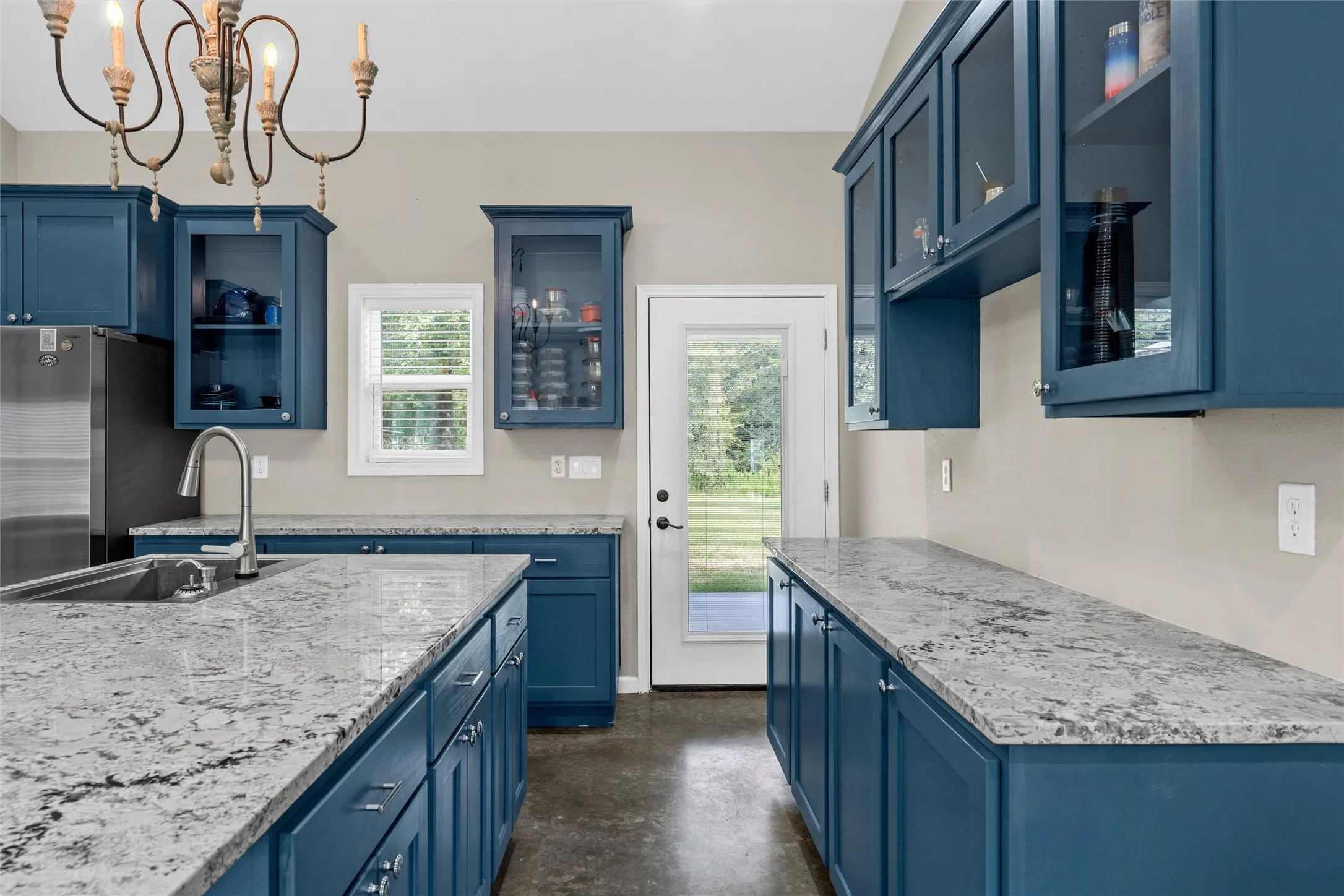Single Family Residence For Sale in Freestone County , 145 Private Road 944, Fairfield, Texas 75840, 3 Bedroom, 2 Bathroom, Garage spaces, 1,500 Sqft, built in 2024, mls#21358139, Real Estate Agent in Fairfield, Homes For Sale in Freestone county, Homes For Sale in Fairfield, Realtor in Fairfield Texas, Real Estate Brokerage Independent Realty Texas, Luminita Cordes Realtor