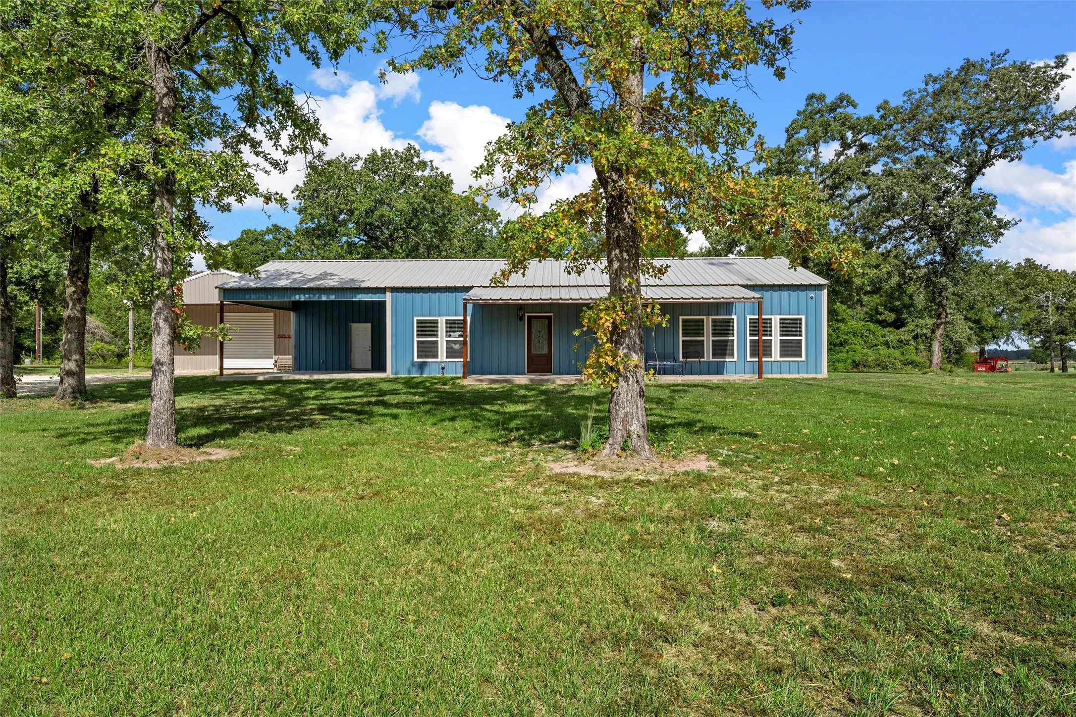 Single Family Residence For Sale in Freestone County , 145 Private Road 944, Fairfield, Texas 75840, 3 Bedroom, 2 Bathroom, Garage spaces, 1,500 Sqft, built in 2024, mls#21358139, Real Estate Agent in Fairfield, Homes For Sale in Freestone county, Homes For Sale in Fairfield, Realtor in Fairfield Texas, Real Estate Brokerage Independent Realty Texas, Luminita Cordes Realtor