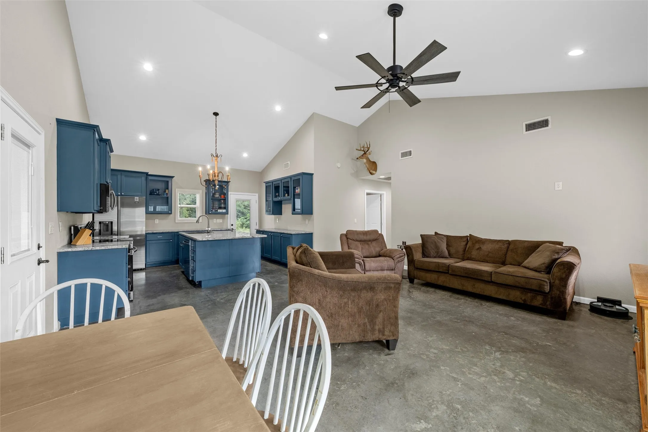 Single Family Residence For Sale in Freestone County , 145 Private Road 944, Fairfield, Texas 75840, 3 Bedroom, 2 Bathroom, Garage spaces, 1,500 Sqft, built in 2024, mls#21358139, Real Estate Agent in Fairfield, Homes For Sale in Freestone county, Homes For Sale in Fairfield, Realtor in Fairfield Texas, Real Estate Brokerage Independent Realty Texas, Luminita Cordes Realtor