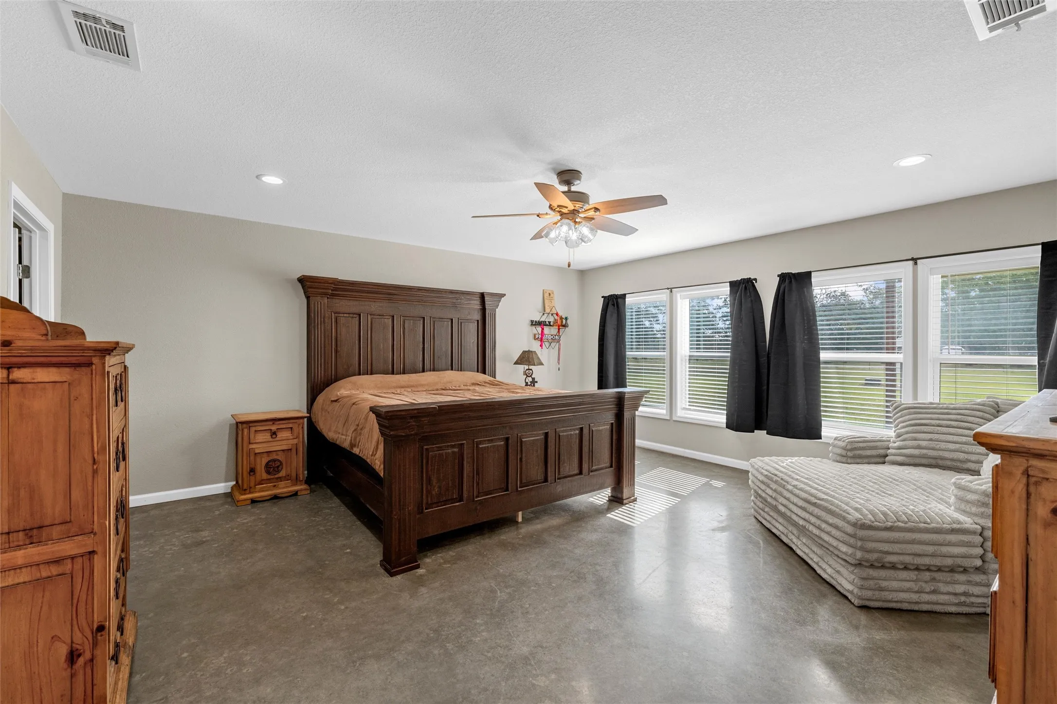 Single Family Residence For Sale in Freestone County , 145 Private Road 944, Fairfield, Texas 75840, 3 Bedroom, 2 Bathroom, Garage spaces, 1,500 Sqft, built in 2024, mls#21358139, Real Estate Agent in Fairfield, Homes For Sale in Freestone county, Homes For Sale in Fairfield, Realtor in Fairfield Texas, Real Estate Brokerage Independent Realty Texas, Luminita Cordes Realtor