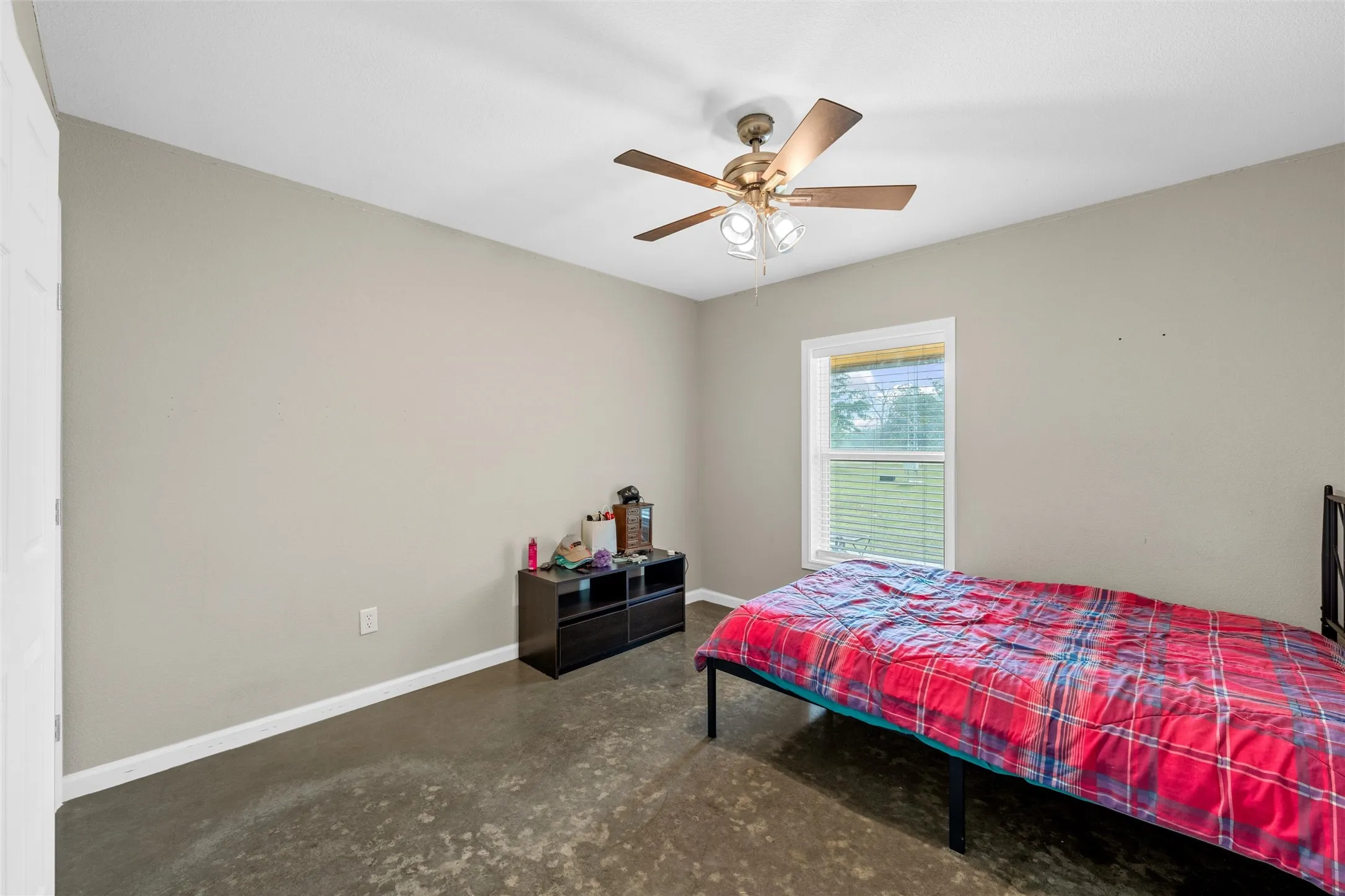 Single Family Residence For Sale in Freestone County , 145 Private Road 944, Fairfield, Texas 75840, 3 Bedroom, 2 Bathroom, Garage spaces, 1,500 Sqft, built in 2024, mls#21358139, Real Estate Agent in Fairfield, Homes For Sale in Freestone county, Homes For Sale in Fairfield, Realtor in Fairfield Texas, Real Estate Brokerage Independent Realty Texas, Luminita Cordes Realtor