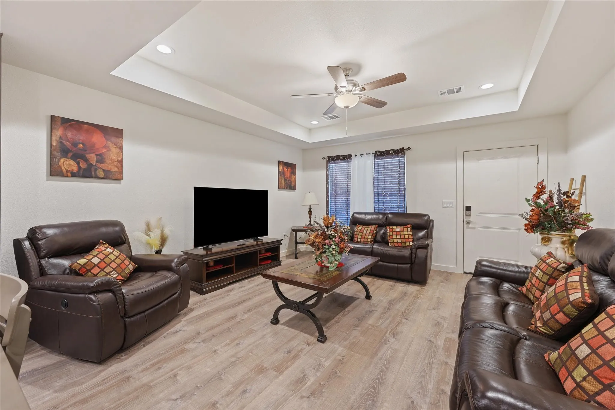 Single Family Residence For Rent in Dallas County , 1206 Claude Street, Dallas, Texas 75203, 3 Bedroom, 2 Bathroom, 1 Garage spaces, 1,262 Sqft, built in 2024, mls#21356008, Real Estate Agent in Dallas, Homes For Rent in Dallas county, Homes For Rent in Dallas, Realtor in Dallas Texas, Real Estate Brokerage Independent Realty Texas, Luminita Cordes Realtor