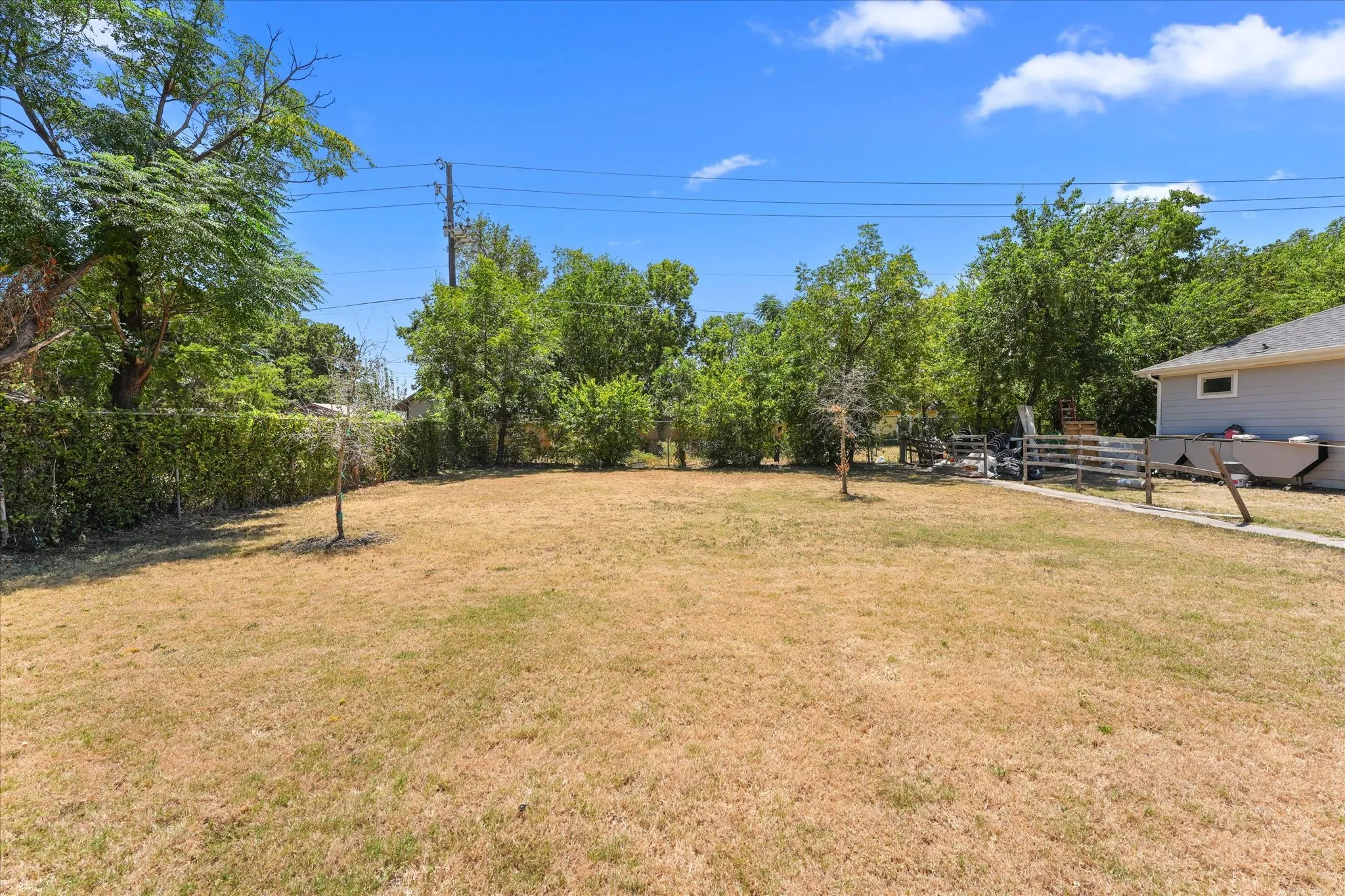 Single Family Residence For Rent in Dallas County , 1206 Claude Street, Dallas, Texas 75203, 3 Bedroom, 2 Bathroom, 1 Garage spaces, 1,262 Sqft, built in 2024, mls#21356008, Real Estate Agent in Dallas, Homes For Rent in Dallas county, Homes For Rent in Dallas, Realtor in Dallas Texas, Real Estate Brokerage Independent Realty Texas, Luminita Cordes Realtor