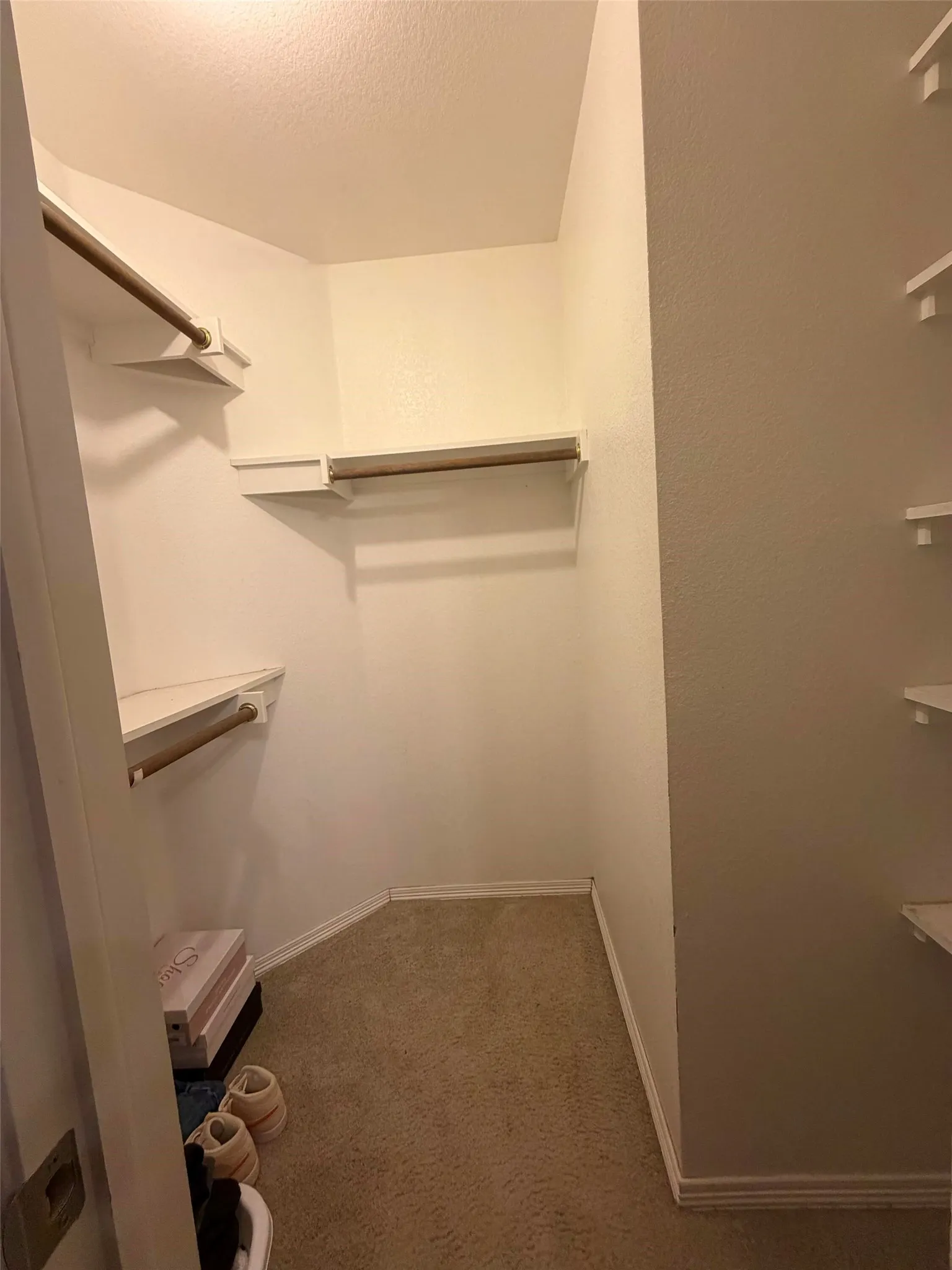 Single Family Residence For Sale in Collin County , 1513 Brook Lane, Celina, Texas 75009, 4 Bedroom, 4 Bathroom, 3 Garage spaces, 2,851 Sqft, built in 2002, Price $899,000, mls#21361857, Real Estate Agent in Celina, Homes For Sale in Collin county, Homes For Sale in Celina, Realtor in Celina Texas, Real Estate Brokerage Independent Realty Texas, Luminita Cordes Realtor