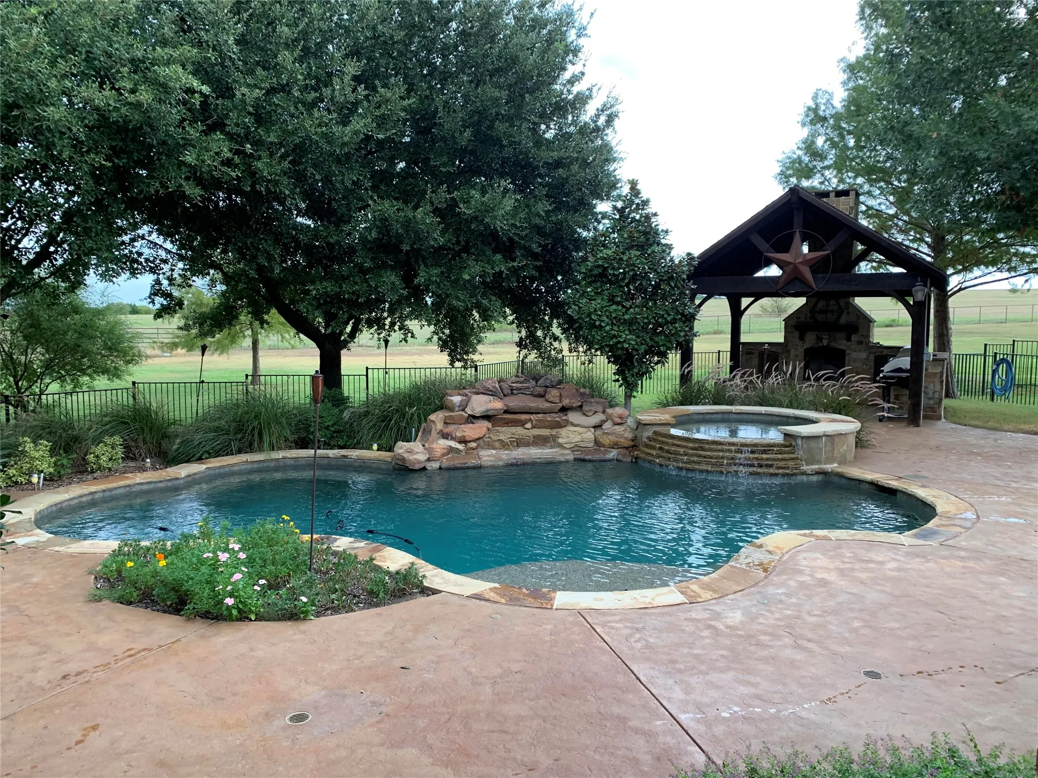 Single Family Residence For Sale in Collin County , 1513 Brook Lane, Celina, Texas 75009, 4 Bedroom, 4 Bathroom, 3 Garage spaces, 2,851 Sqft, built in 2002, Price $899,000, mls#21361857, Real Estate Agent in Celina, Homes For Sale in Collin county, Homes For Sale in Celina, Realtor in Celina Texas, Real Estate Brokerage Independent Realty Texas, Luminita Cordes Realtor