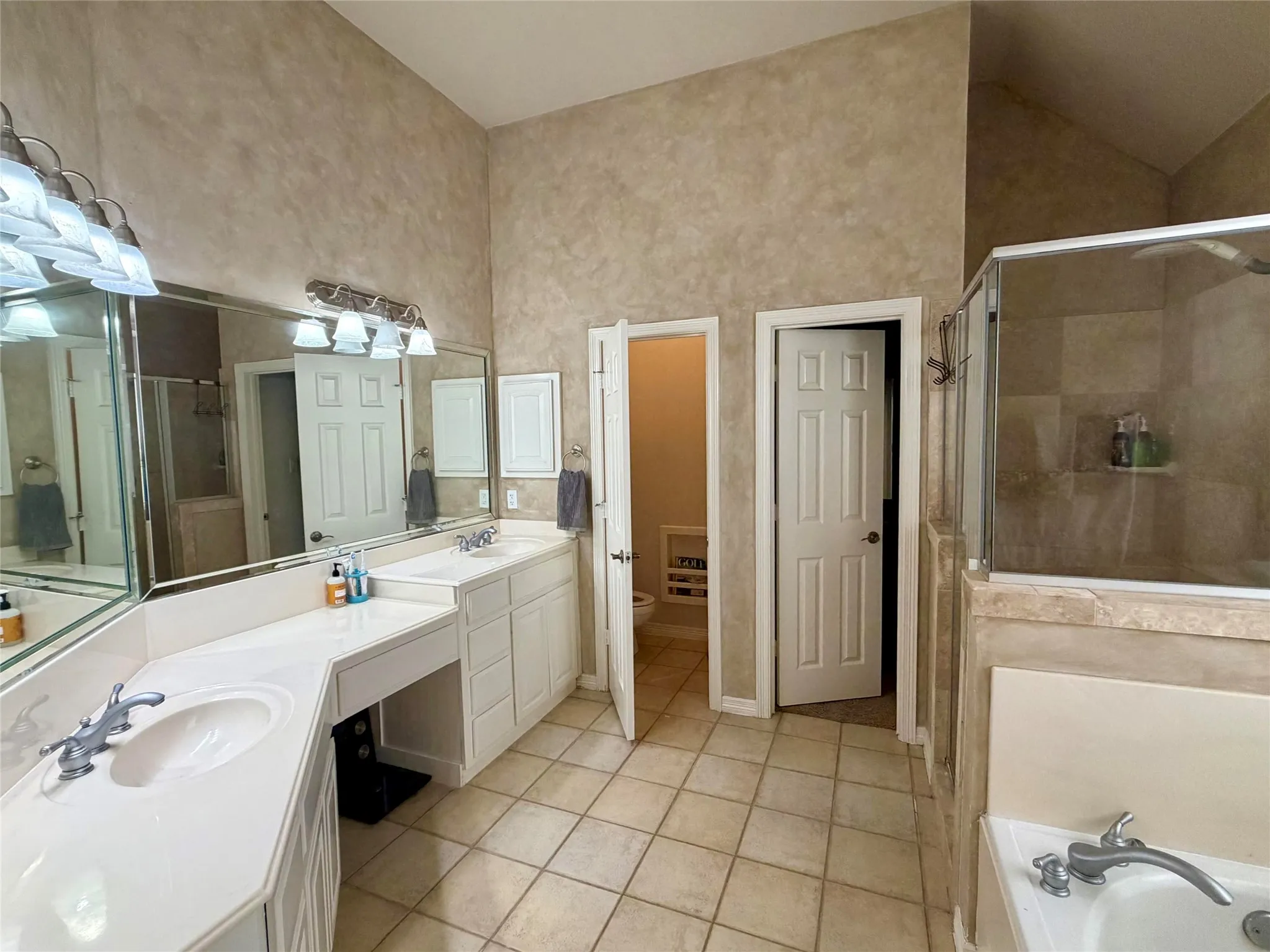 Single Family Residence For Sale in Collin County , 1513 Brook Lane, Celina, Texas 75009, 4 Bedroom, 4 Bathroom, 3 Garage spaces, 2,851 Sqft, built in 2002, Price $899,000, mls#21361857, Real Estate Agent in Celina, Homes For Sale in Collin county, Homes For Sale in Celina, Realtor in Celina Texas, Real Estate Brokerage Independent Realty Texas, Luminita Cordes Realtor