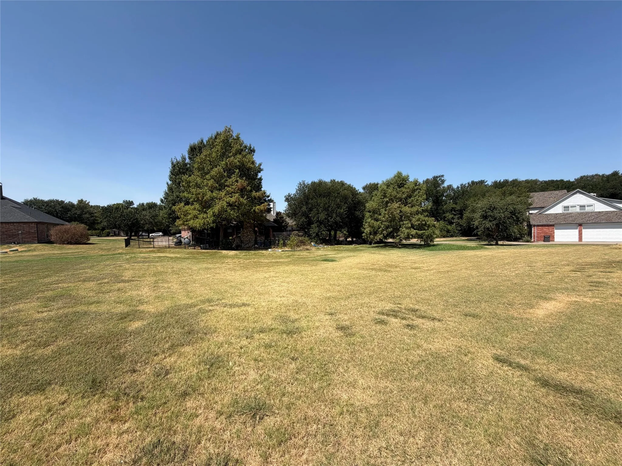 Single Family Residence For Sale in Collin County , 1513 Brook Lane, Celina, Texas 75009, 4 Bedroom, 4 Bathroom, 3 Garage spaces, 2,851 Sqft, built in 2002, Price $899,000, mls#21361857, Real Estate Agent in Celina, Homes For Sale in Collin county, Homes For Sale in Celina, Realtor in Celina Texas, Real Estate Brokerage Independent Realty Texas, Luminita Cordes Realtor