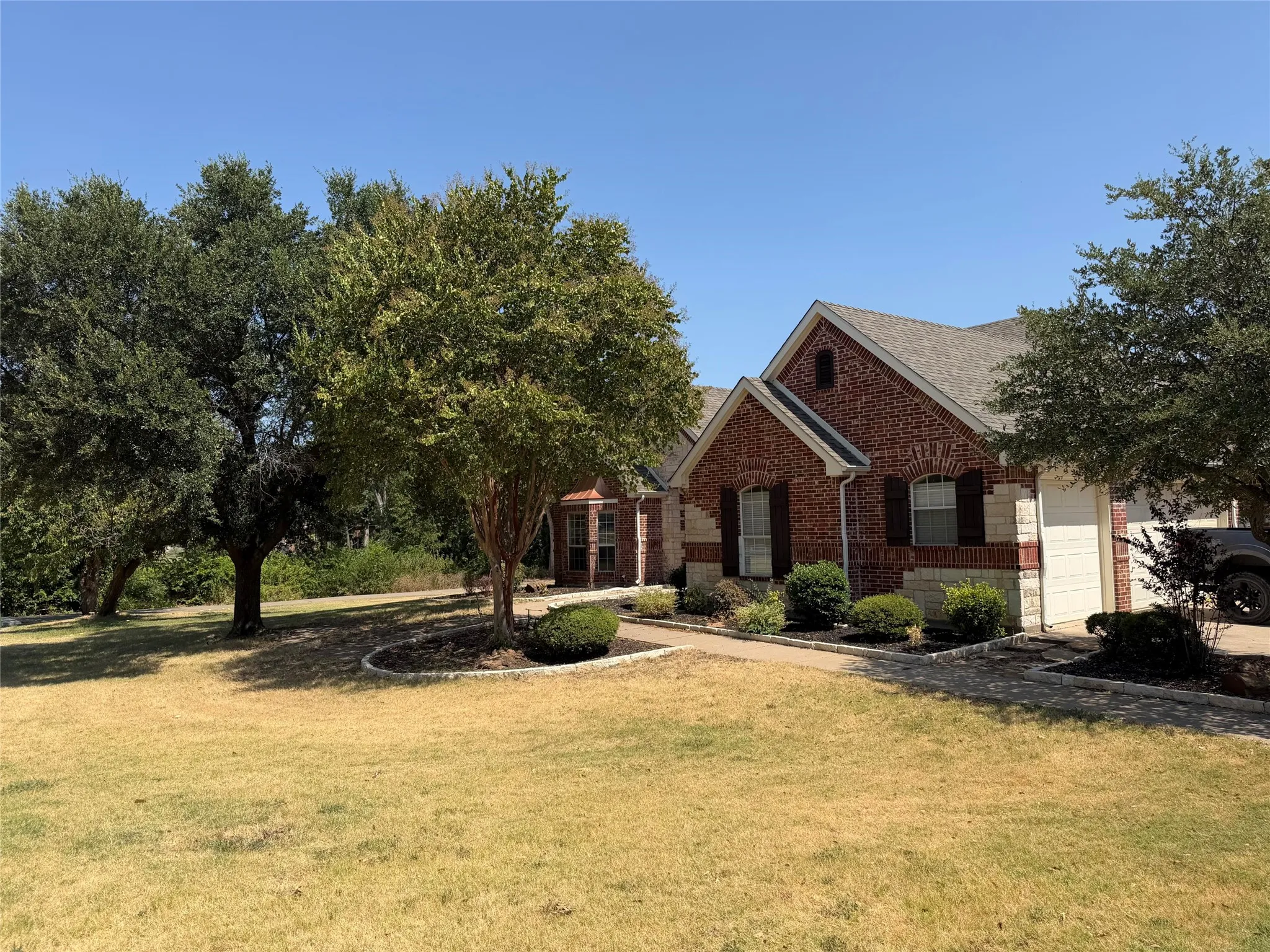Single Family Residence For Sale in Collin County , 1513 Brook Lane, Celina, Texas 75009, 4 Bedroom, 4 Bathroom, 3 Garage spaces, 2,851 Sqft, built in 2002, Price $899,000, mls#21361857, Real Estate Agent in Celina, Homes For Sale in Collin county, Homes For Sale in Celina, Realtor in Celina Texas, Real Estate Brokerage Independent Realty Texas, Luminita Cordes Realtor
