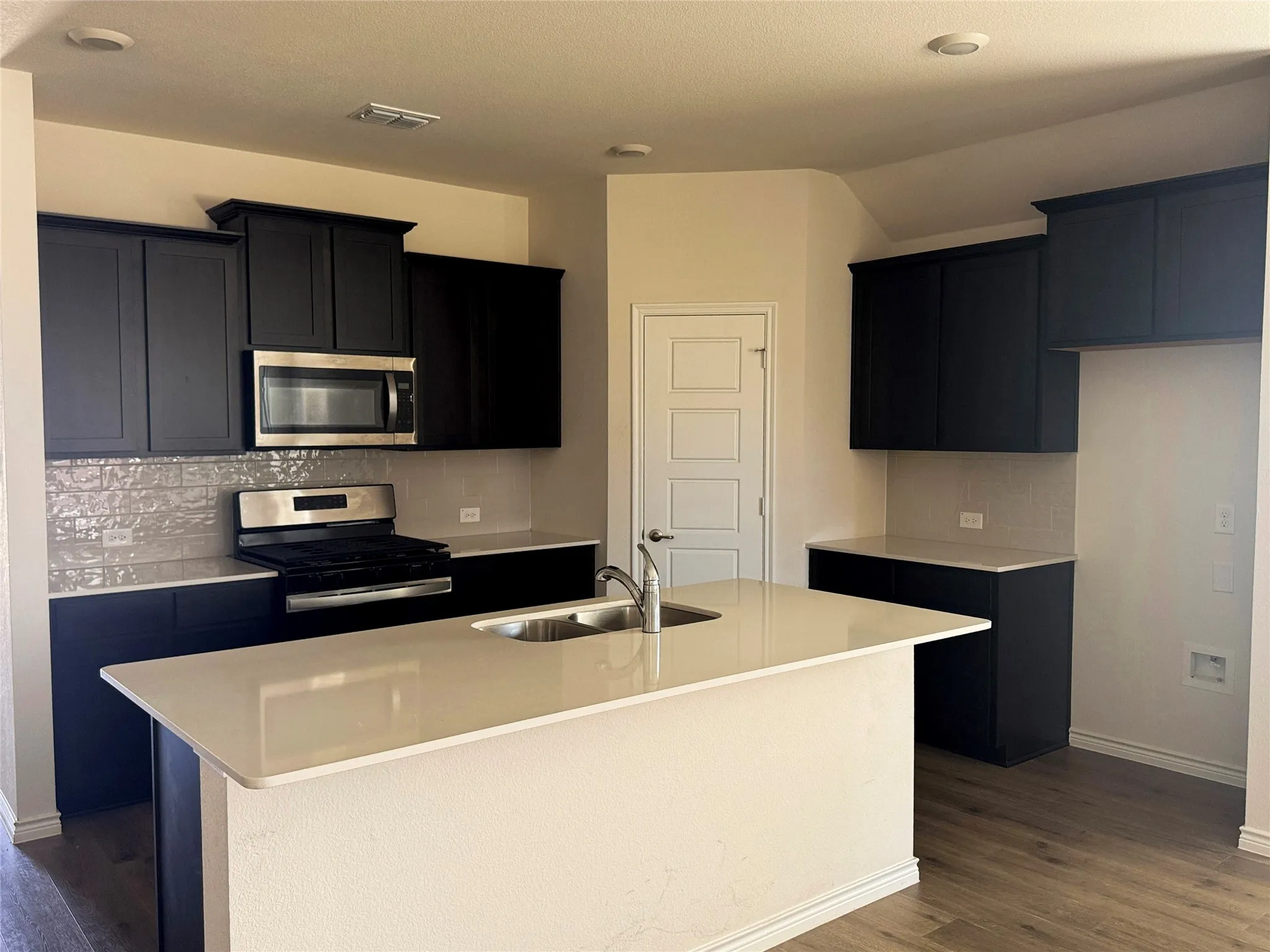 Single Family Residence For Sale in Denton County , 9836 High Grade Drive, Aubrey, Texas 76227, 4 Bedroom, 3 Bathroom, 2 Garage spaces, 2,080 Sqft, built in 2024, mls#21357292, Real Estate Agent in Aubrey, Homes For Sale in Denton county, Homes For Sale in Aubrey, Realtor in Aubrey Texas, Real Estate Brokerage Independent Realty Texas, Luminita Cordes Realtor