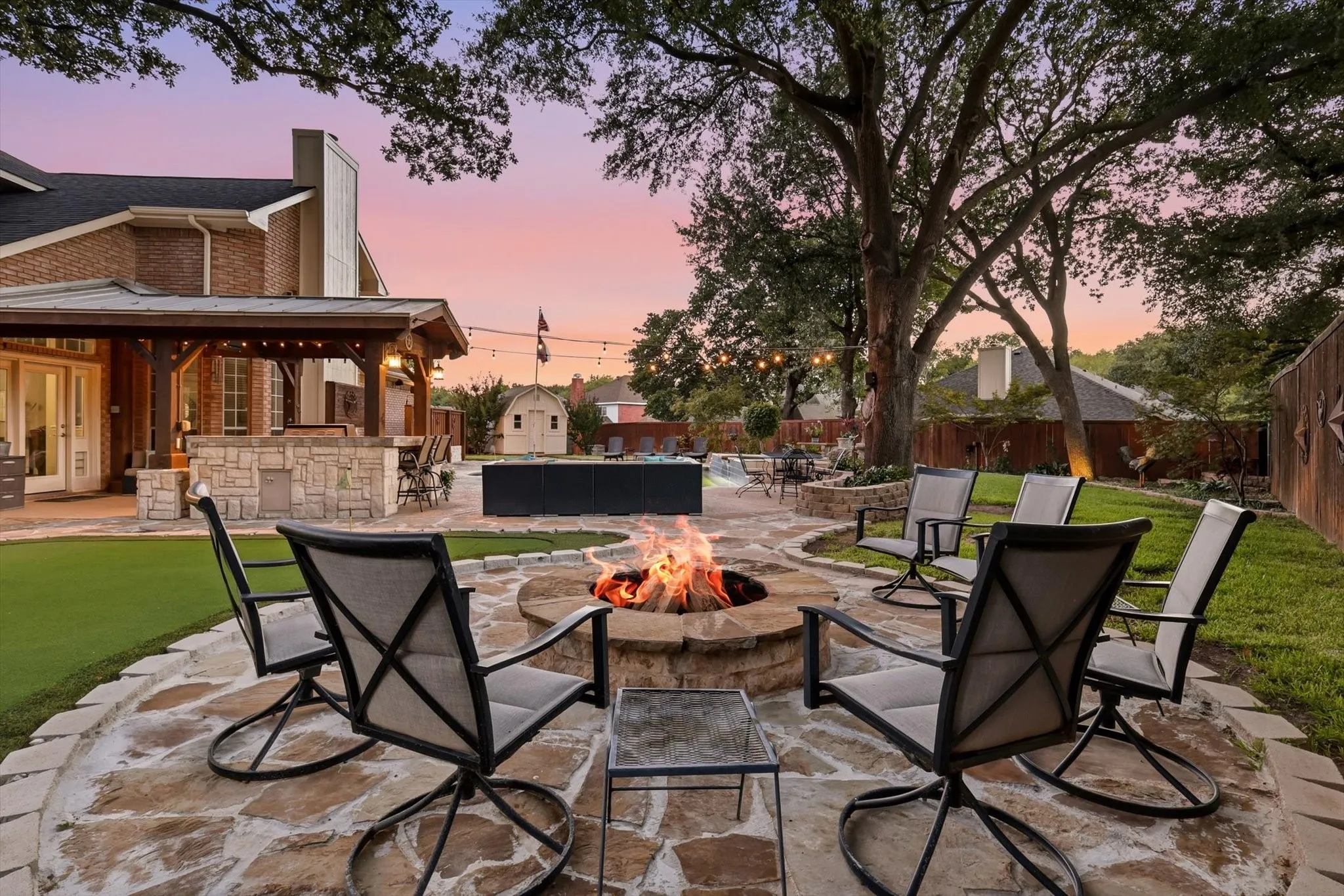 Outdoor firepit