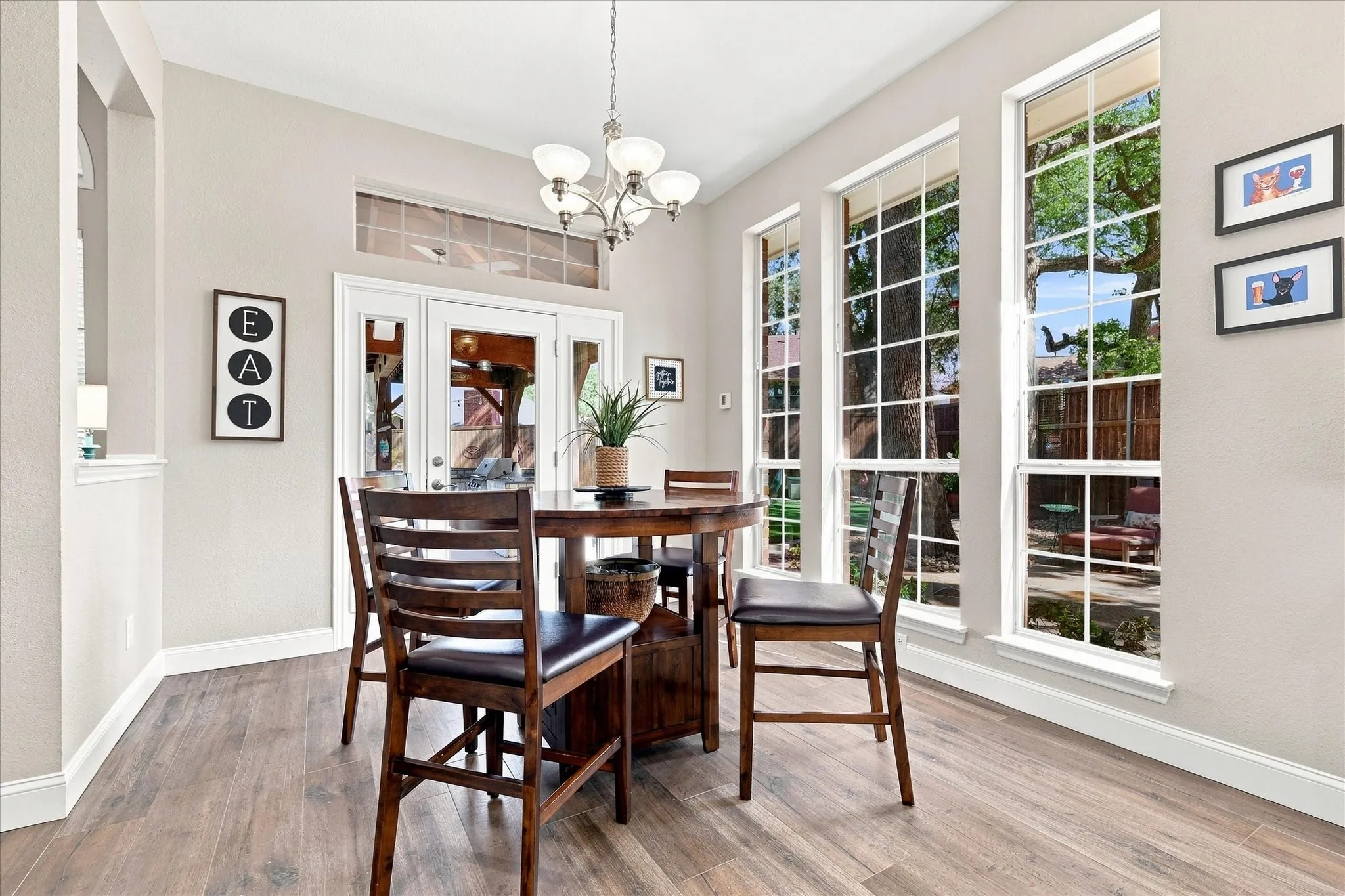 Breakfast nook
