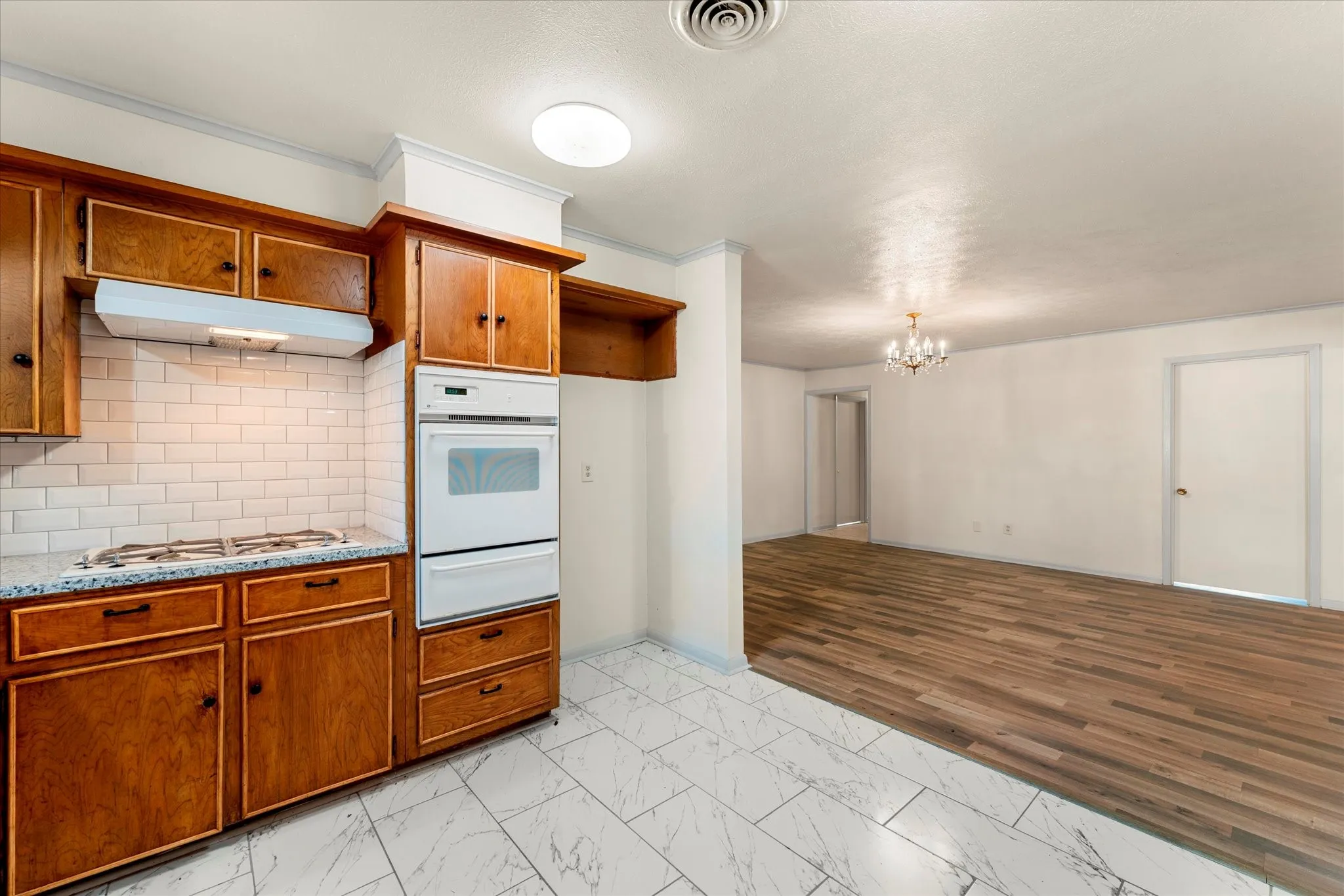 Single Family Residence For Sale in Navarro County , 601 N 38TH Street, Corsicana, Texas 75110, 4 Bedroom, 2 Bathroom, 2 Garage spaces, 2,200 Sqft, built in 1970, Price $259,900, mls#21361711, Real Estate Agent in Corsicana, Homes For Sale in Navarro county, Homes For Sale in Corsicana, Realtor in Corsicana Texas, Real Estate Brokerage Independent Realty Texas, Luminita Cordes Realtor