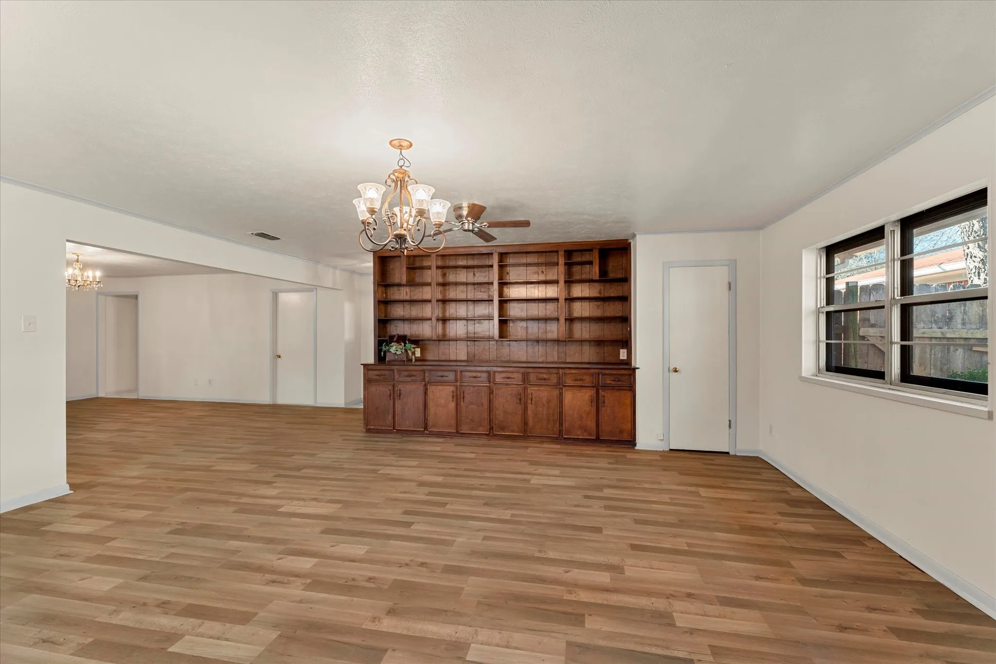 Single Family Residence For Sale in Navarro County , 601 N 38TH Street, Corsicana, Texas 75110, 4 Bedroom, 2 Bathroom, 2 Garage spaces, 2,200 Sqft, built in 1970, Price $259,900, mls#21361711, Real Estate Agent in Corsicana, Homes For Sale in Navarro county, Homes For Sale in Corsicana, Realtor in Corsicana Texas, Real Estate Brokerage Independent Realty Texas, Luminita Cordes Realtor