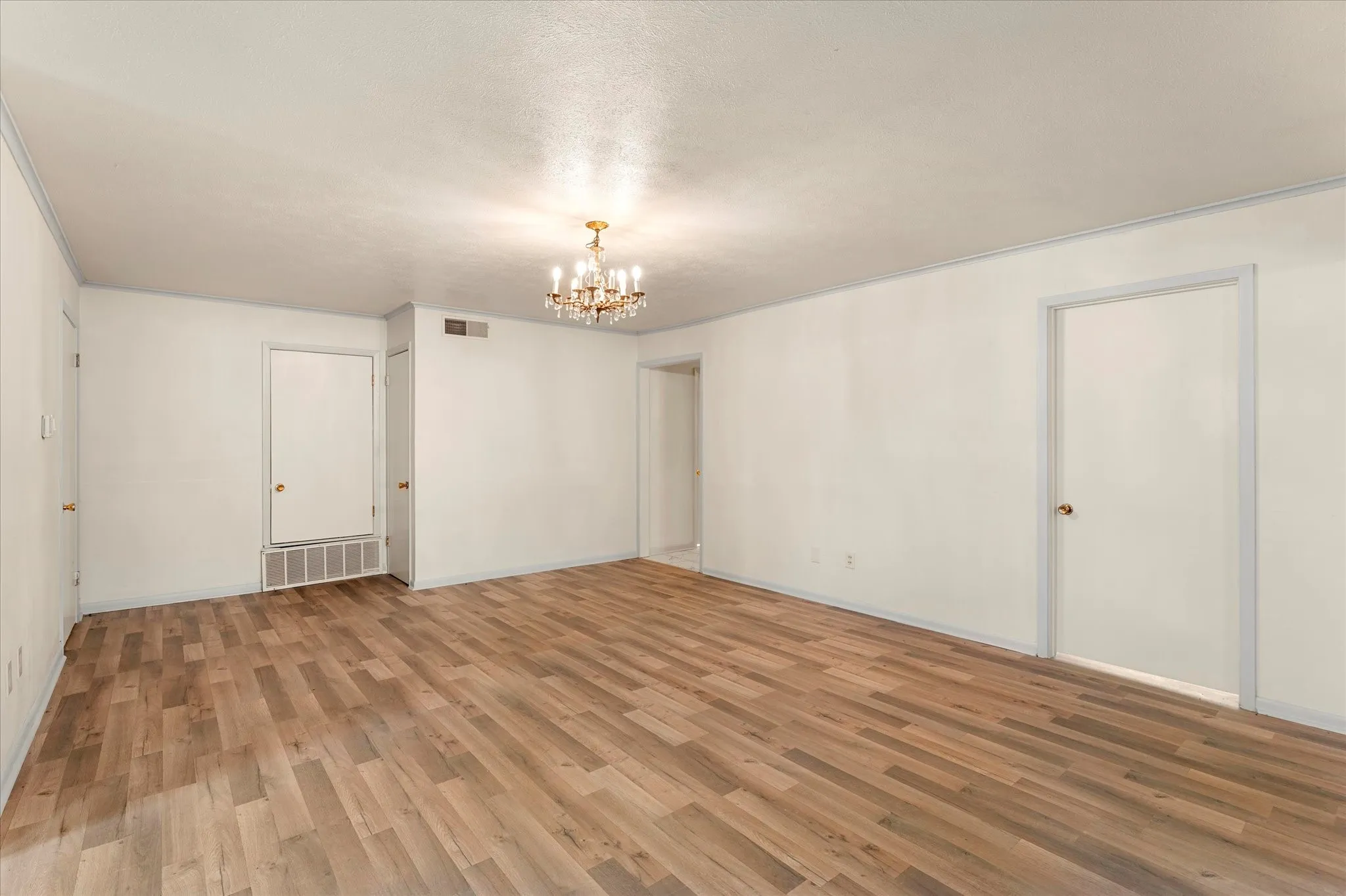 Single Family Residence For Sale in Navarro County , 601 N 38TH Street, Corsicana, Texas 75110, 4 Bedroom, 2 Bathroom, 2 Garage spaces, 2,200 Sqft, built in 1970, Price $259,900, mls#21361711, Real Estate Agent in Corsicana, Homes For Sale in Navarro county, Homes For Sale in Corsicana, Realtor in Corsicana Texas, Real Estate Brokerage Independent Realty Texas, Luminita Cordes Realtor