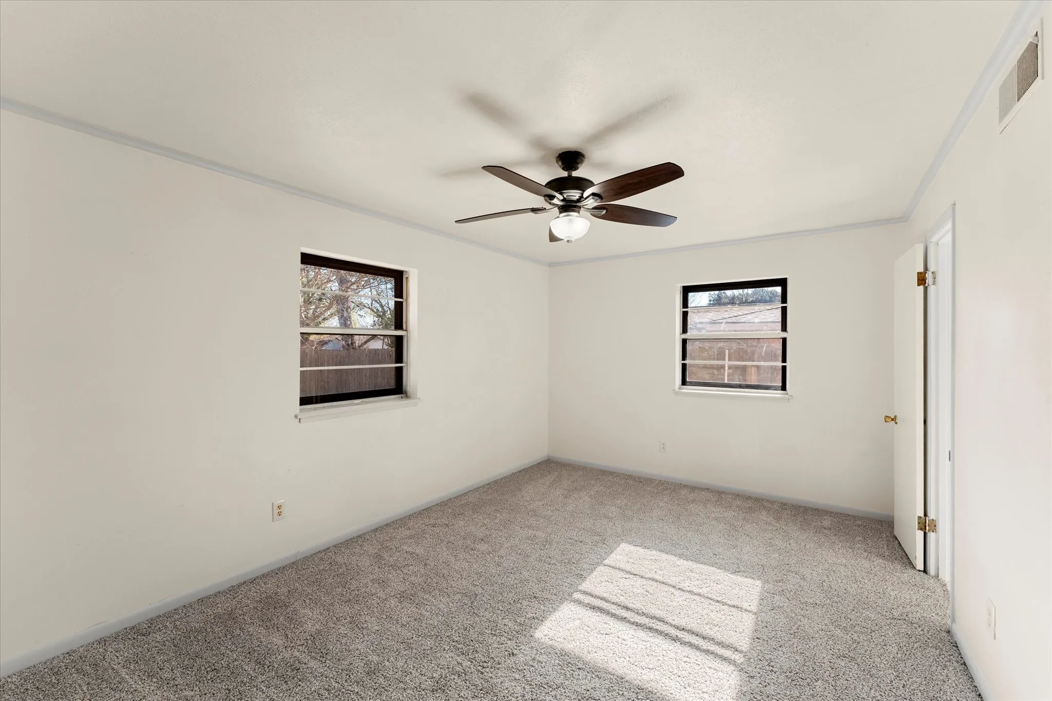 Single Family Residence For Sale in Navarro County , 601 N 38TH Street, Corsicana, Texas 75110, 4 Bedroom, 2 Bathroom, 2 Garage spaces, 2,200 Sqft, built in 1970, Price $259,900, mls#21361711, Real Estate Agent in Corsicana, Homes For Sale in Navarro county, Homes For Sale in Corsicana, Realtor in Corsicana Texas, Real Estate Brokerage Independent Realty Texas, Luminita Cordes Realtor