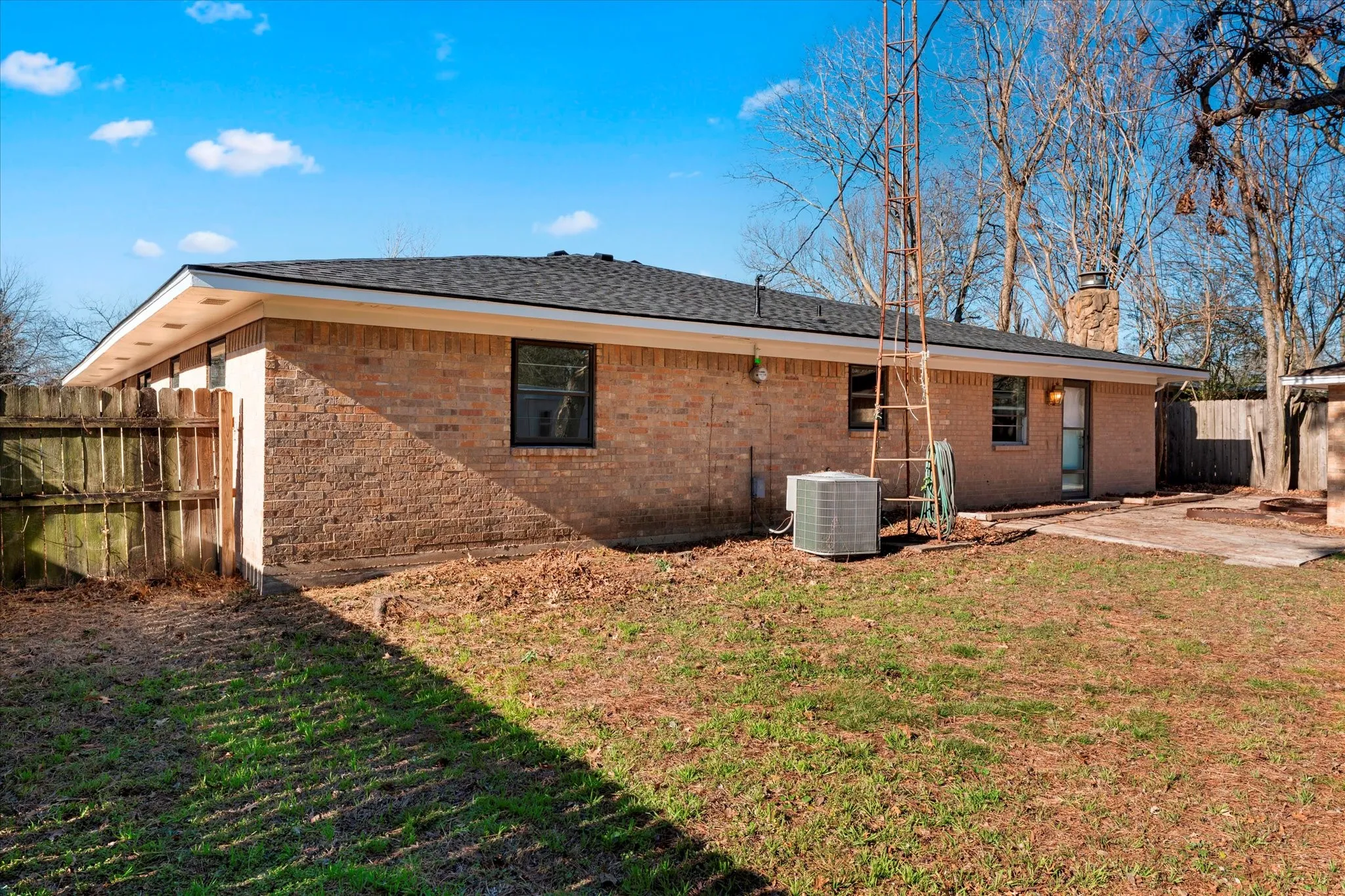 Single Family Residence For Sale in Navarro County , 601 N 38TH Street, Corsicana, Texas 75110, 4 Bedroom, 2 Bathroom, 2 Garage spaces, 2,200 Sqft, built in 1970, Price $259,900, mls#21361711, Real Estate Agent in Corsicana, Homes For Sale in Navarro county, Homes For Sale in Corsicana, Realtor in Corsicana Texas, Real Estate Brokerage Independent Realty Texas, Luminita Cordes Realtor