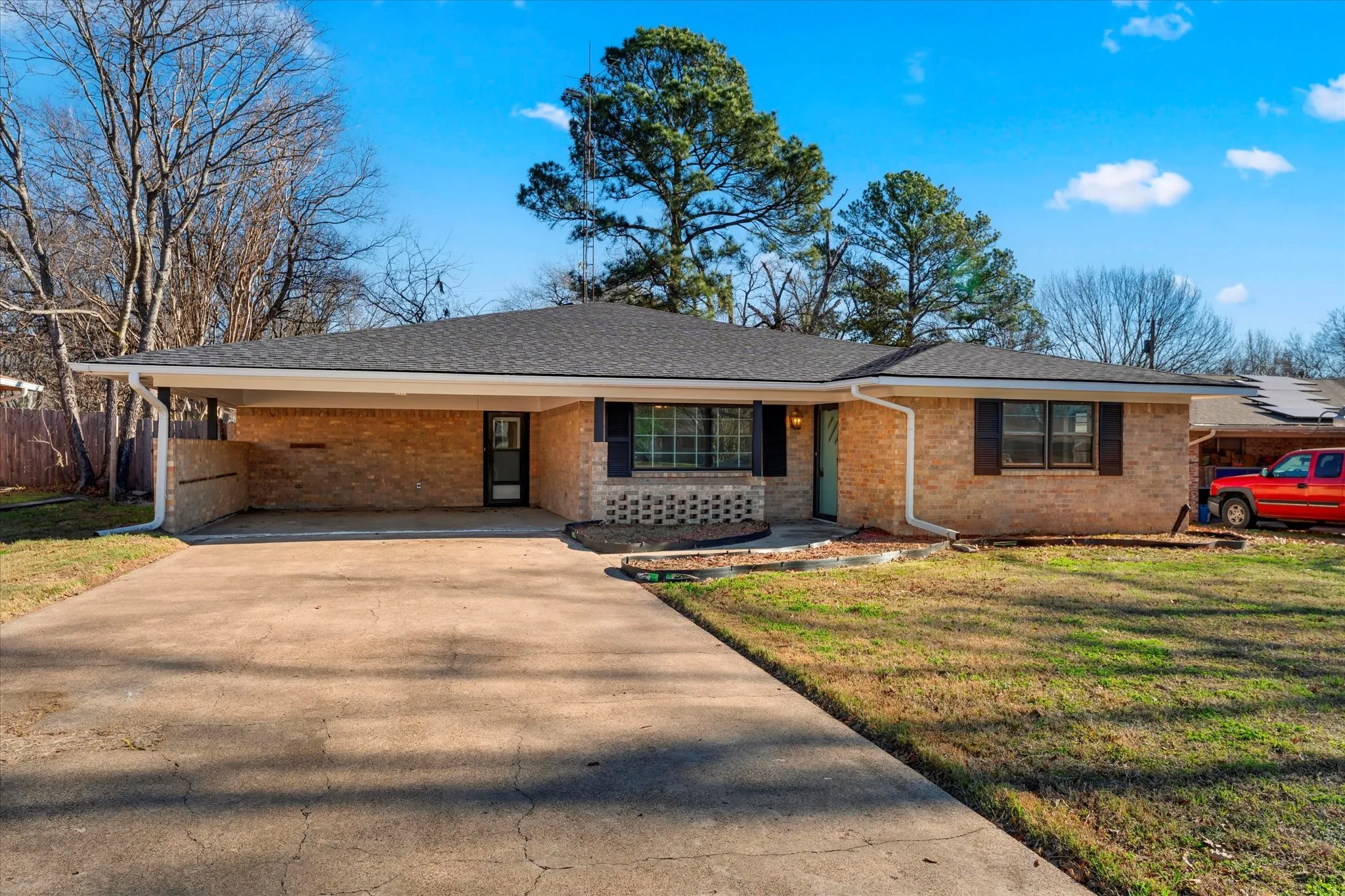 Single Family Residence For Sale in Navarro County , 601 N 38TH Street, Corsicana, Texas 75110, 4 Bedroom, 2 Bathroom, 2 Garage spaces, 2,200 Sqft, built in 1970, Price $259,900, mls#21361711, Real Estate Agent in Corsicana, Homes For Sale in Navarro county, Homes For Sale in Corsicana, Realtor in Corsicana Texas, Real Estate Brokerage Independent Realty Texas, Luminita Cordes Realtor