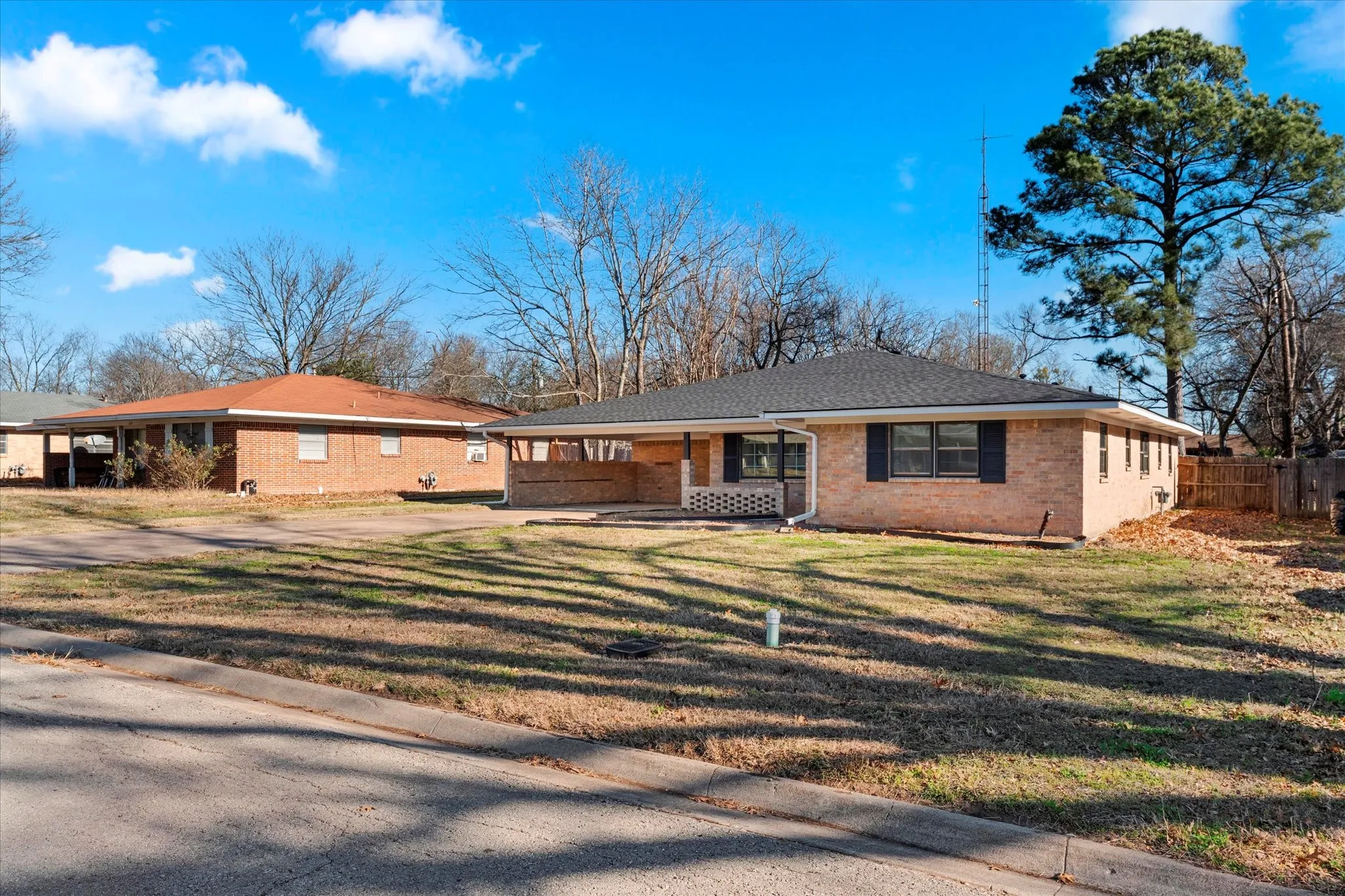 Single Family Residence For Sale in Navarro County , 601 N 38TH Street, Corsicana, Texas 75110, 4 Bedroom, 2 Bathroom, 2 Garage spaces, 2,200 Sqft, built in 1970, Price $259,900, mls#21361711, Real Estate Agent in Corsicana, Homes For Sale in Navarro county, Homes For Sale in Corsicana, Realtor in Corsicana Texas, Real Estate Brokerage Independent Realty Texas, Luminita Cordes Realtor