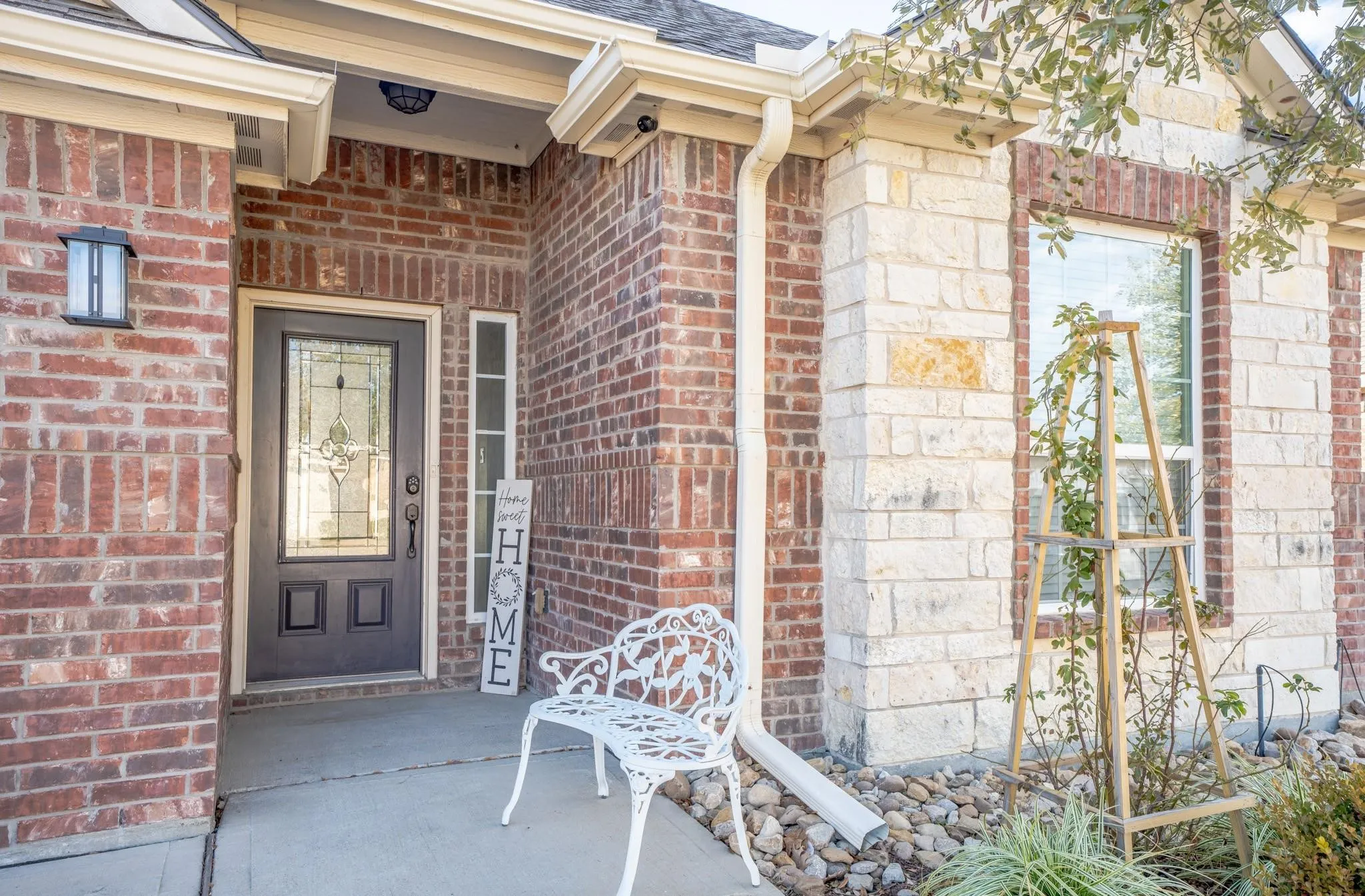 Single Family Residence For Rent in Collin County , 413 Lipizzan Lane, Celina, Texas 75009, 3 Bedroom, 2 Bathroom, 2 Garage spaces, 1,764 Sqft, built in 2014, mls#21361873, Real Estate Agent in Celina, Homes For Rent in Collin county, Homes For Rent in Celina, Realtor in Celina Texas, Real Estate Brokerage Independent Realty Texas, Luminita Cordes Realtor