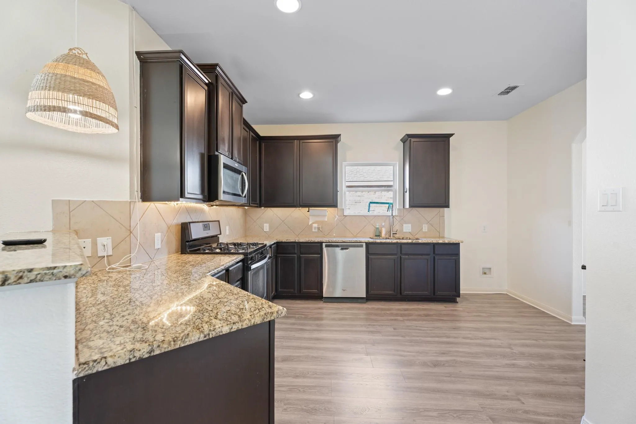 Single Family Residence For Rent in Collin County , 413 Lipizzan Lane, Celina, Texas 75009, 3 Bedroom, 2 Bathroom, 2 Garage spaces, 1,764 Sqft, built in 2014, mls#21361873, Real Estate Agent in Celina, Homes For Rent in Collin county, Homes For Rent in Celina, Realtor in Celina Texas, Real Estate Brokerage Independent Realty Texas, Luminita Cordes Realtor