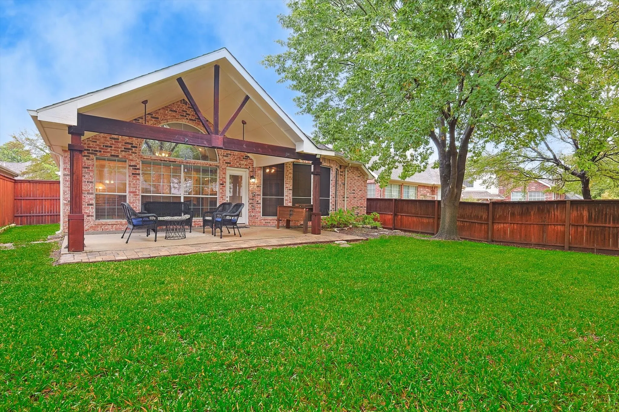 Single Family Residence For Rent in Denton County , 1000 Noble Avenue, Lantana, Texas 76226, 4 Bedroom, 2 Bathroom, 2 Garage spaces, 2,127 Sqft, built in 2002, mls#21356763, Real Estate Agent in Lantana, Homes For Rent in Denton county, Homes For Rent in Lantana, Realtor in Lantana Texas, Real Estate Brokerage Independent Realty Texas, Luminita Cordes Realtor