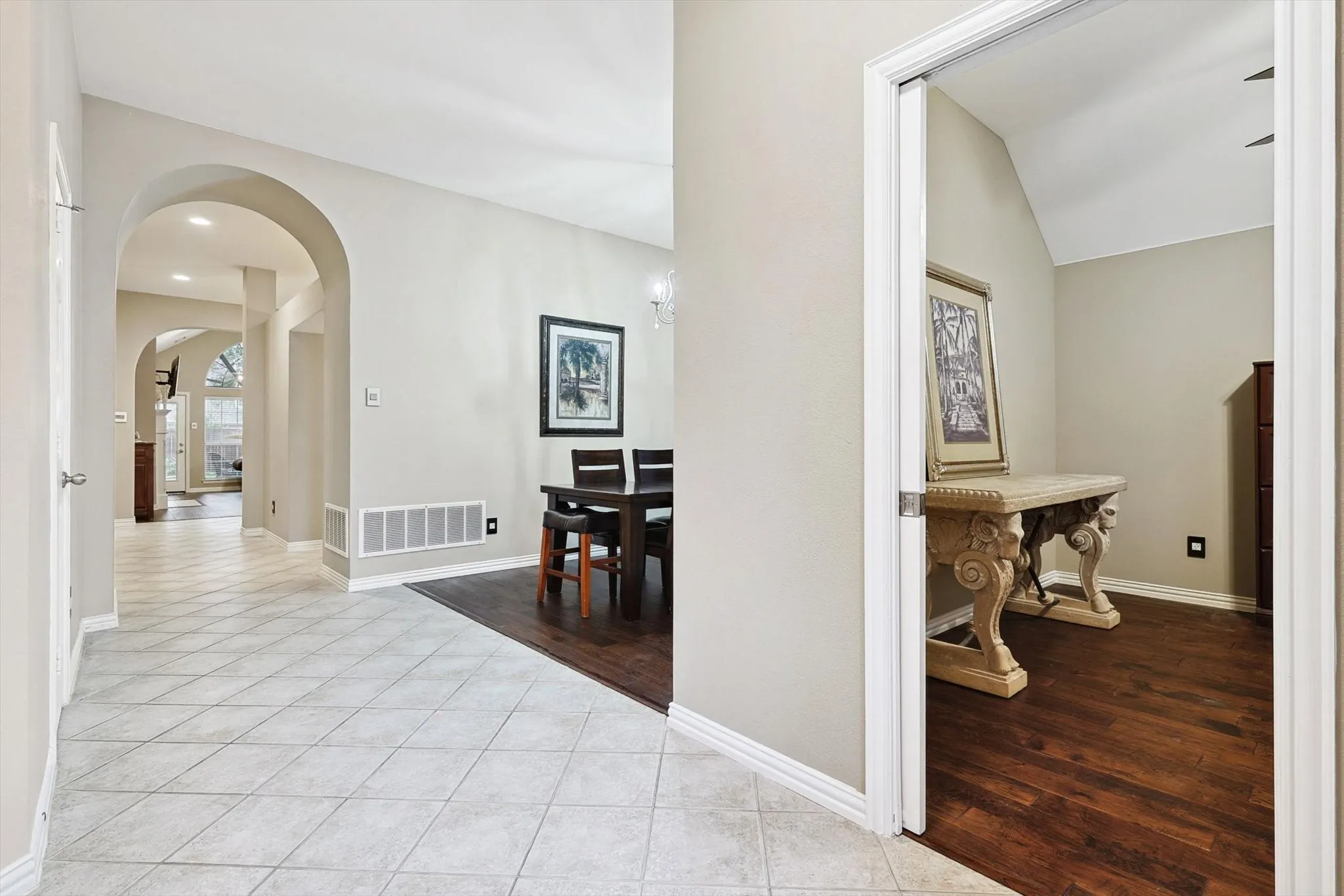 Single Family Residence For Rent in Denton County , 1000 Noble Avenue, Lantana, Texas 76226, 4 Bedroom, 2 Bathroom, 2 Garage spaces, 2,127 Sqft, built in 2002, mls#21356763, Real Estate Agent in Lantana, Homes For Rent in Denton county, Homes For Rent in Lantana, Realtor in Lantana Texas, Real Estate Brokerage Independent Realty Texas, Luminita Cordes Realtor