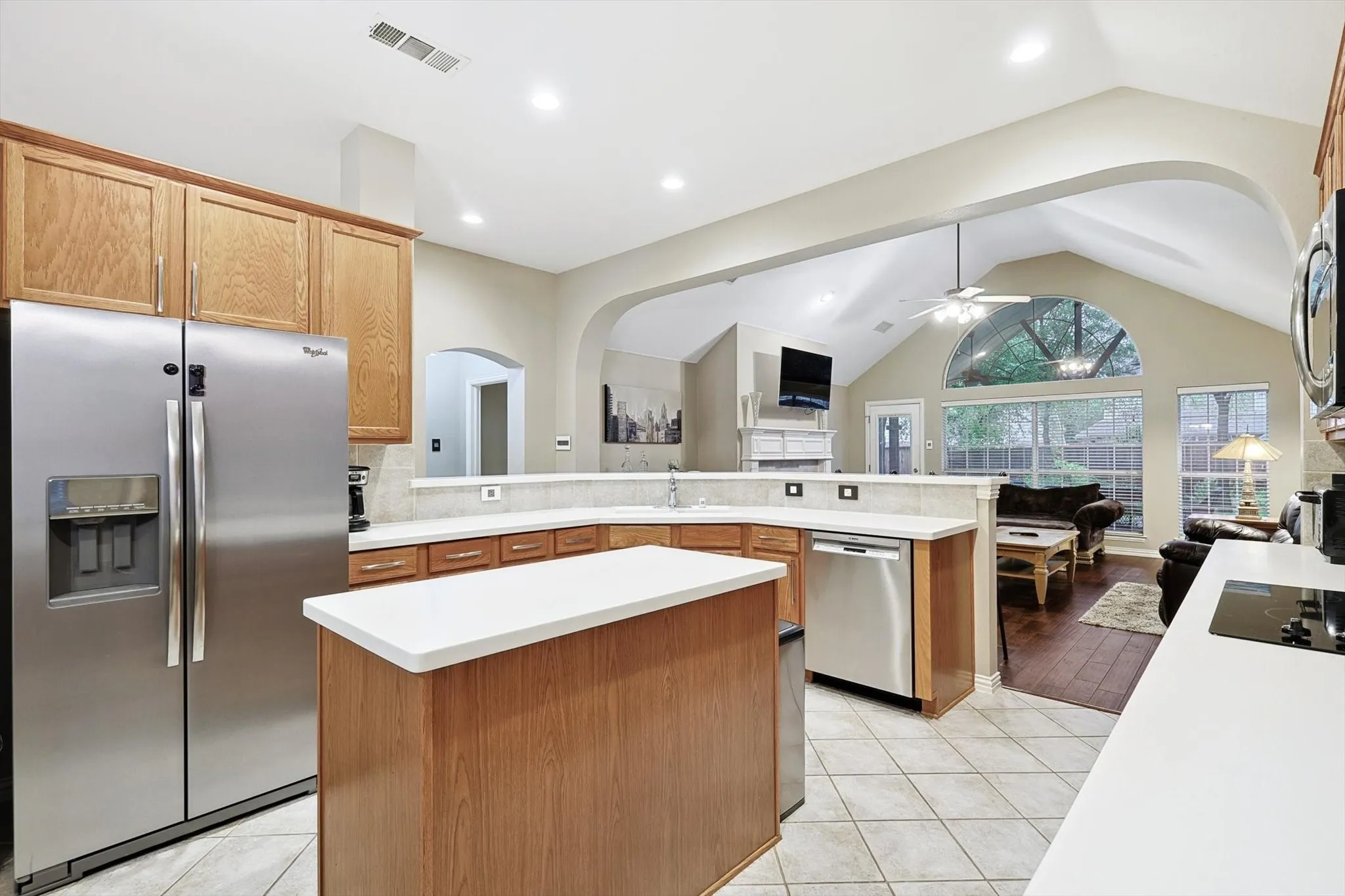 Single Family Residence For Rent in Denton County , 1000 Noble Avenue, Lantana, Texas 76226, 4 Bedroom, 2 Bathroom, 2 Garage spaces, 2,127 Sqft, built in 2002, mls#21356763, Real Estate Agent in Lantana, Homes For Rent in Denton county, Homes For Rent in Lantana, Realtor in Lantana Texas, Real Estate Brokerage Independent Realty Texas, Luminita Cordes Realtor