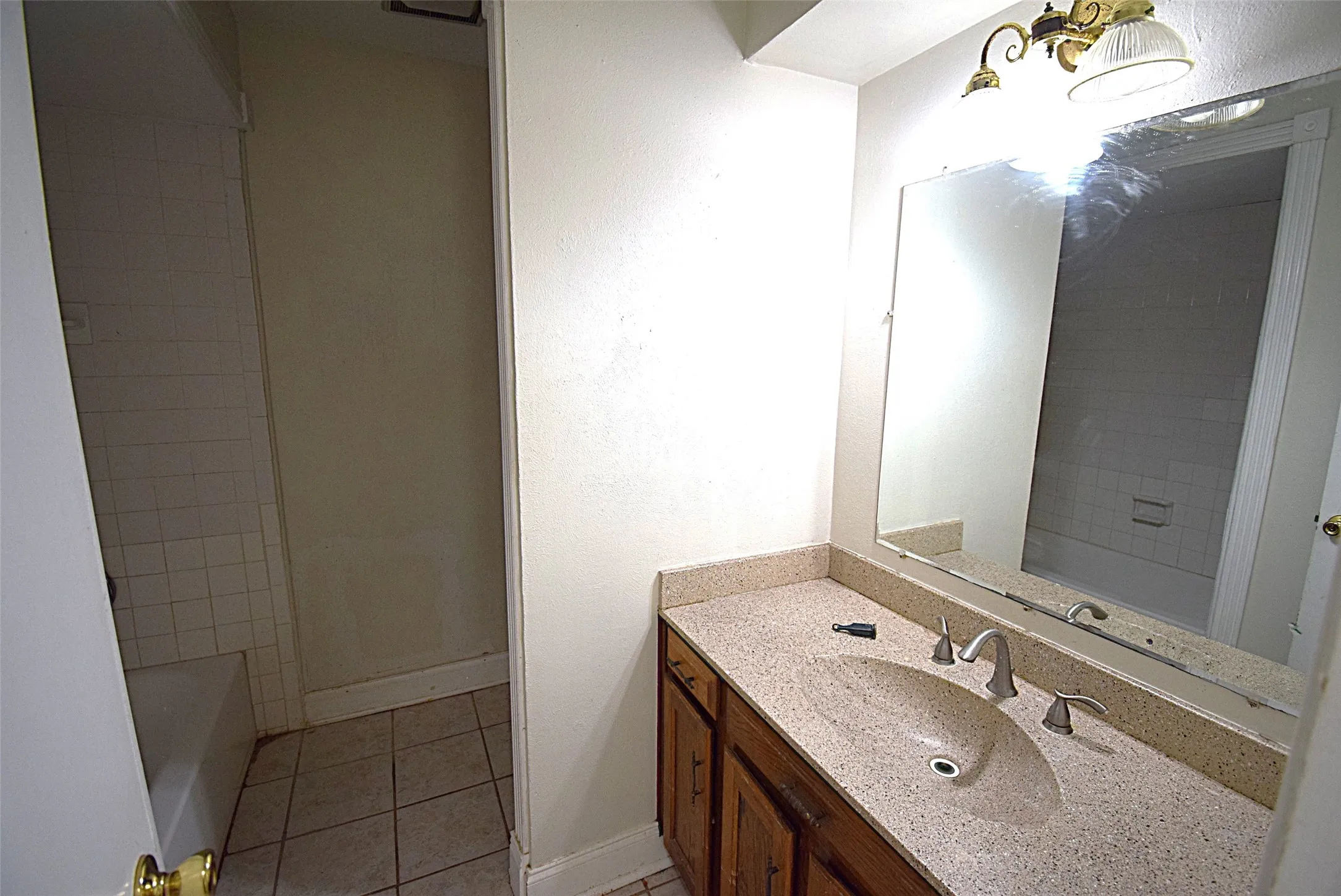 Single Family Residence For Sale in Kaufman County , 719 Bowie Street, Forney, Texas 75126, 4 Bedroom, 2 Bathroom, Garage spaces, 2,105 Sqft, built in 1983, mls#21361849, Real Estate Agent in Forney, Homes For Sale in Kaufman county, Homes For Sale in Forney, Realtor in Forney Texas, Real Estate Brokerage Independent Realty Texas, Luminita Cordes Realtor