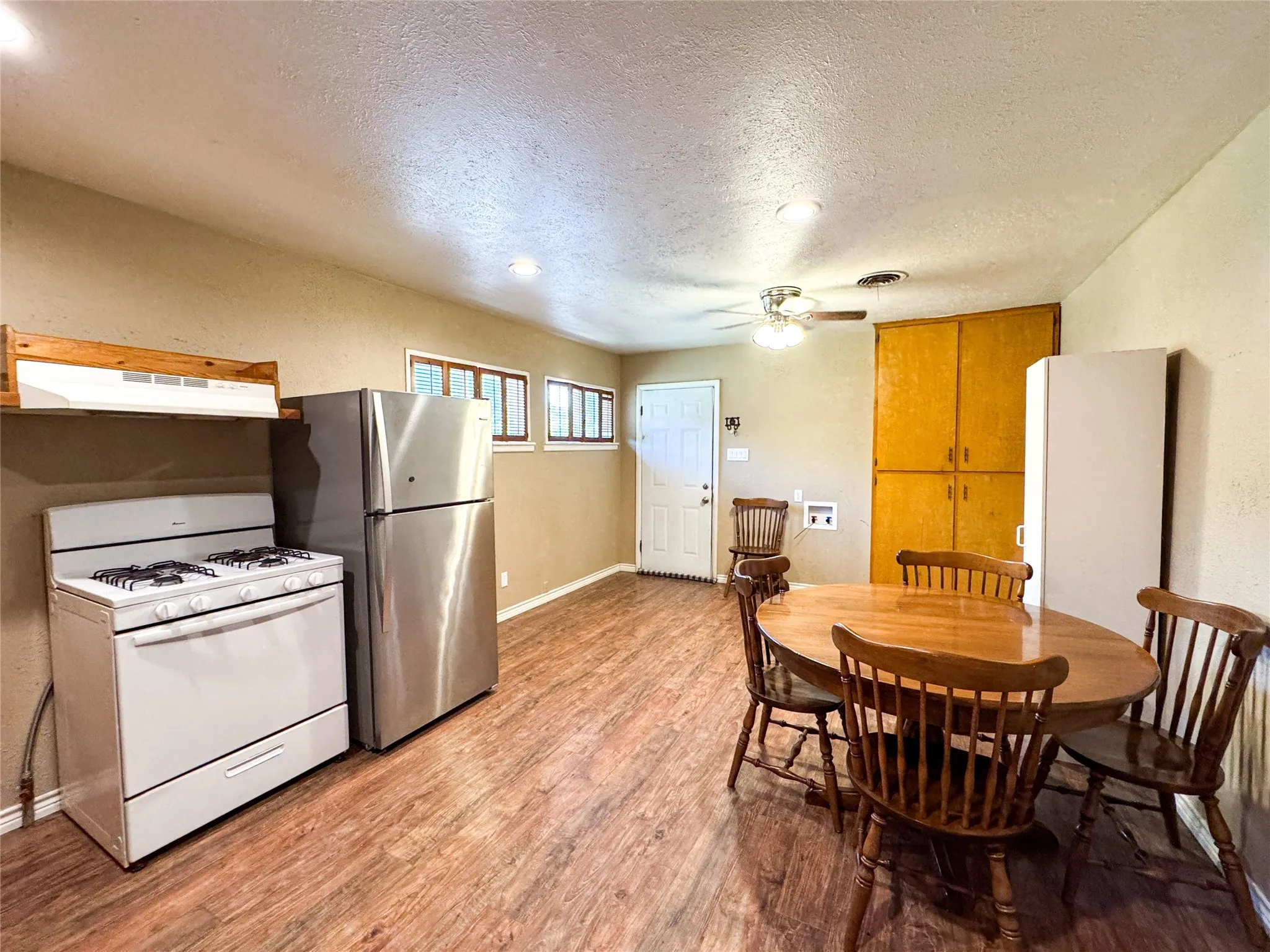 Single Family Residence For Sale in Haskell County , 203 N Avenue M, Haskell, Texas 79521, 3 Bedroom, 1 Bathroom, Garage spaces, 1,218 Sqft, built in 1960, Price $179,900, mls#21359182, Real Estate Agent in Haskell, Homes For Sale in Haskell county, Homes For Sale in Haskell, Realtor in Haskell Texas, Real Estate Brokerage Independent Realty Texas, Luminita Cordes Realtor