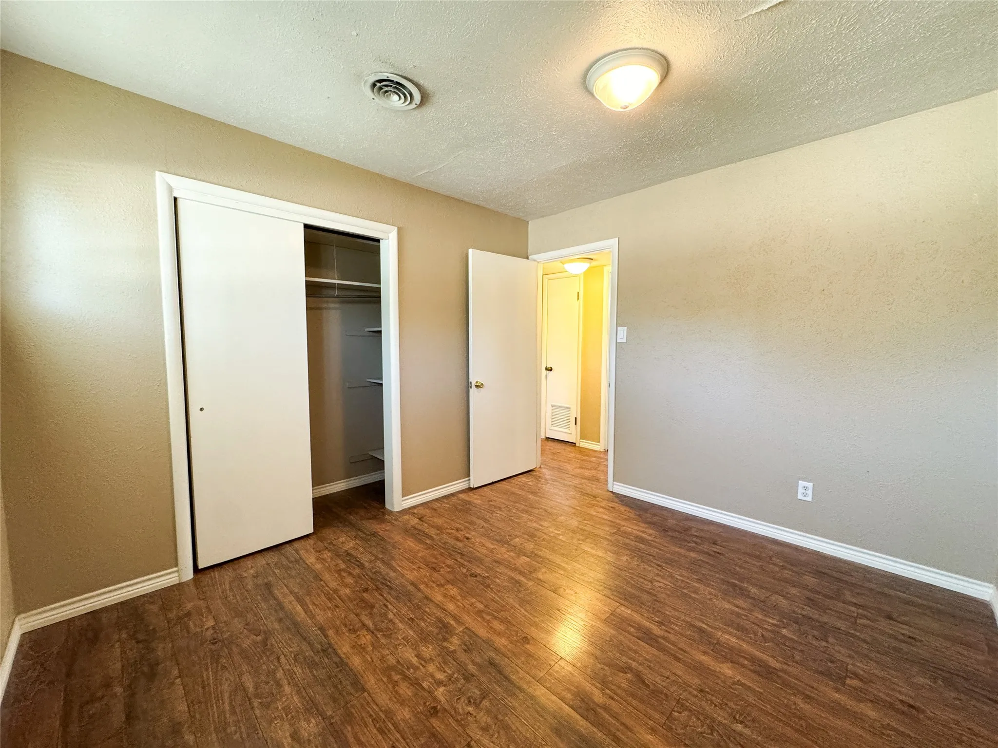 Single Family Residence For Sale in Haskell County , 203 N Avenue M, Haskell, Texas 79521, 3 Bedroom, 1 Bathroom, Garage spaces, 1,218 Sqft, built in 1960, Price $179,900, mls#21359182, Real Estate Agent in Haskell, Homes For Sale in Haskell county, Homes For Sale in Haskell, Realtor in Haskell Texas, Real Estate Brokerage Independent Realty Texas, Luminita Cordes Realtor