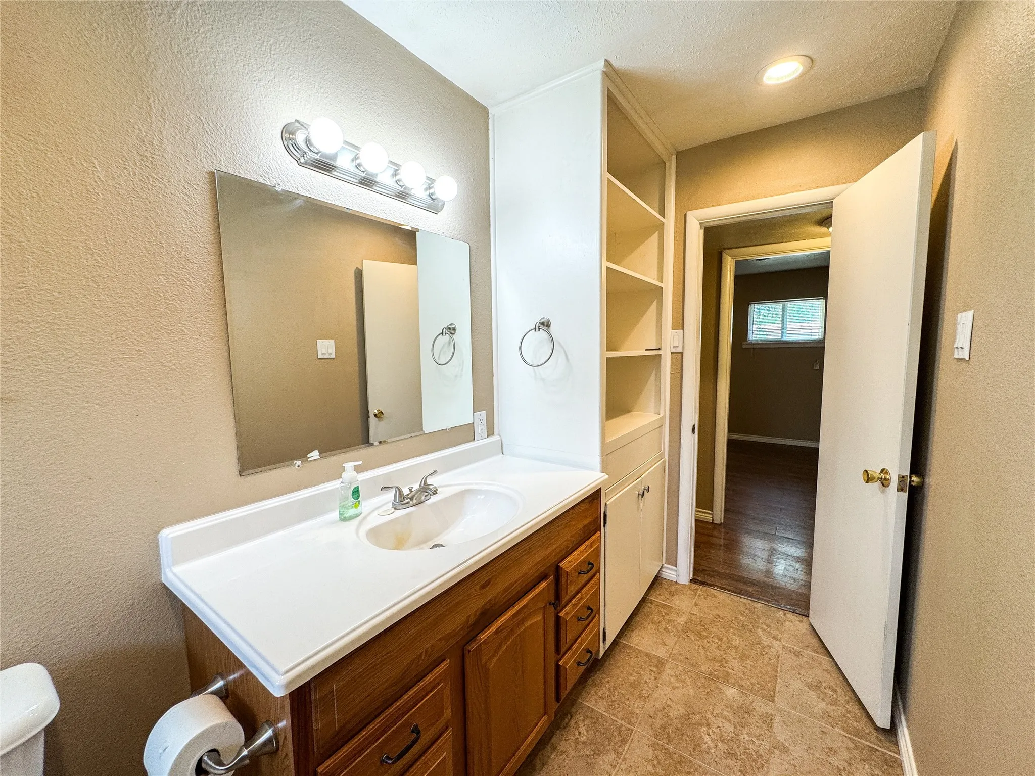 Single Family Residence For Sale in Haskell County , 203 N Avenue M, Haskell, Texas 79521, 3 Bedroom, 1 Bathroom, Garage spaces, 1,218 Sqft, built in 1960, Price $179,900, mls#21359182, Real Estate Agent in Haskell, Homes For Sale in Haskell county, Homes For Sale in Haskell, Realtor in Haskell Texas, Real Estate Brokerage Independent Realty Texas, Luminita Cordes Realtor