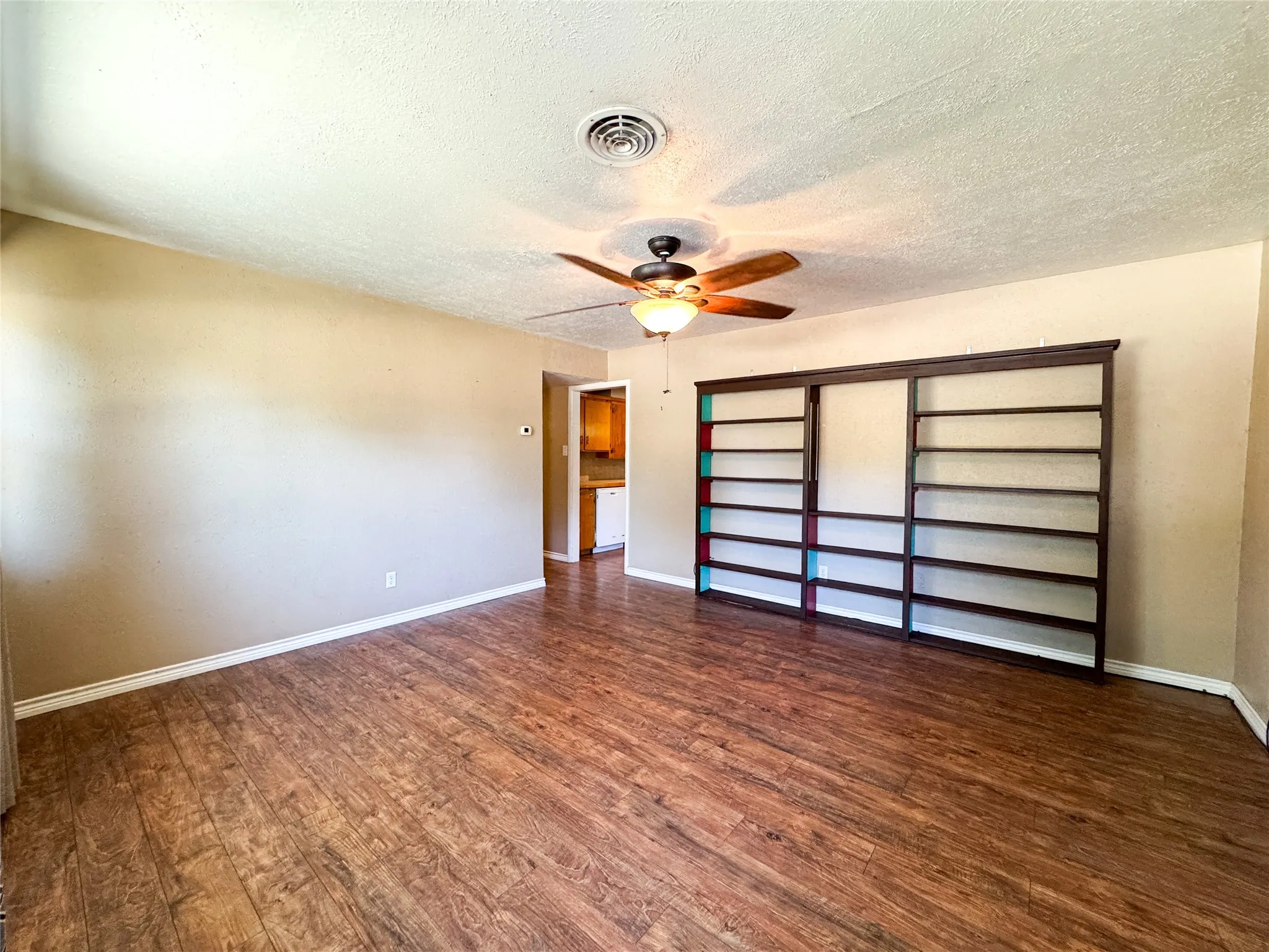 Single Family Residence For Sale in Haskell County , 203 N Avenue M, Haskell, Texas 79521, 3 Bedroom, 1 Bathroom, Garage spaces, 1,218 Sqft, built in 1960, Price $179,900, mls#21359182, Real Estate Agent in Haskell, Homes For Sale in Haskell county, Homes For Sale in Haskell, Realtor in Haskell Texas, Real Estate Brokerage Independent Realty Texas, Luminita Cordes Realtor