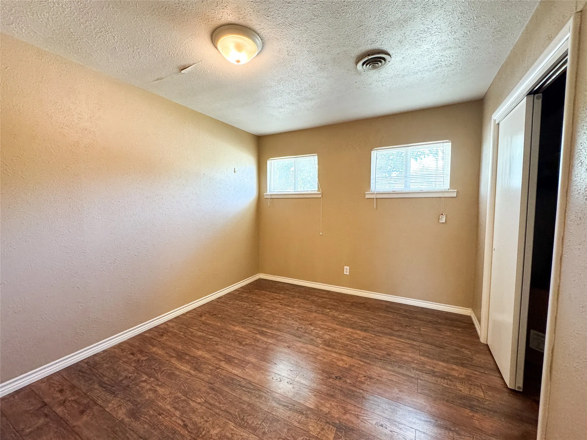Single Family Residence For Sale in Haskell County , 203 N Avenue M, Haskell, Texas 79521, 3 Bedroom, 1 Bathroom, Garage spaces, 1,218 Sqft, built in 1960, Price $179,900, mls#21359182, Real Estate Agent in Haskell, Homes For Sale in Haskell county, Homes For Sale in Haskell, Realtor in Haskell Texas, Real Estate Brokerage Independent Realty Texas, Luminita Cordes Realtor