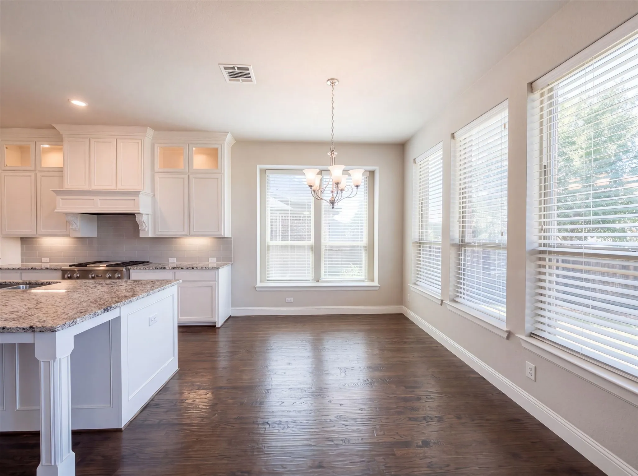 Single Family Residence For Sale in Denton County , 965 Touchstone Road, Frisco, Texas 75036, 4 Bedroom, 5 Bathroom, 3 Garage spaces, 4,000 Sqft, built in 2014, mls#21361878, Real Estate Agent in Frisco, Homes For Sale in Denton county, Homes For Sale in Frisco, Realtor in Frisco Texas, Real Estate Brokerage Independent Realty Texas, Luminita Cordes Realtor