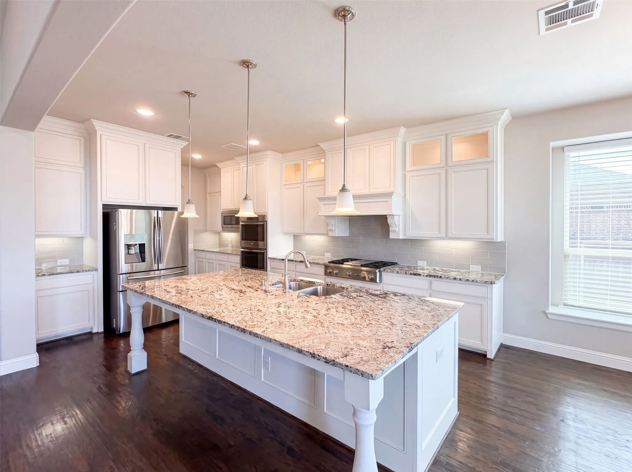 Single Family Residence For Sale in Denton County , 965 Touchstone Road, Frisco, Texas 75036, 4 Bedroom, 5 Bathroom, 3 Garage spaces, 4,000 Sqft, built in 2014, mls#21361878, Real Estate Agent in Frisco, Homes For Sale in Denton county, Homes For Sale in Frisco, Realtor in Frisco Texas, Real Estate Brokerage Independent Realty Texas, Luminita Cordes Realtor
