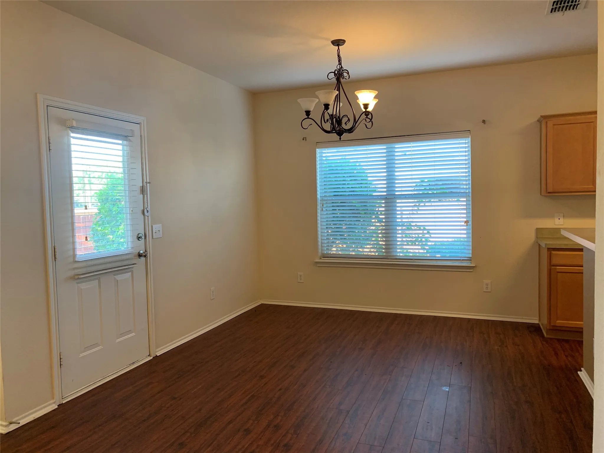 Single Family Residence For Rent in Collin County , 734 Fleming Street, Wylie, Texas 75098, 3 Bedroom, 3 Bathroom, 2 Garage spaces, 1,702 Sqft, built in 2006, mls#21361837, Real Estate Agent in Wylie, Homes For Rent in Collin county, Homes For Rent in Wylie, Realtor in Wylie Texas, Real Estate Brokerage Independent Realty Texas, Luminita Cordes Realtor