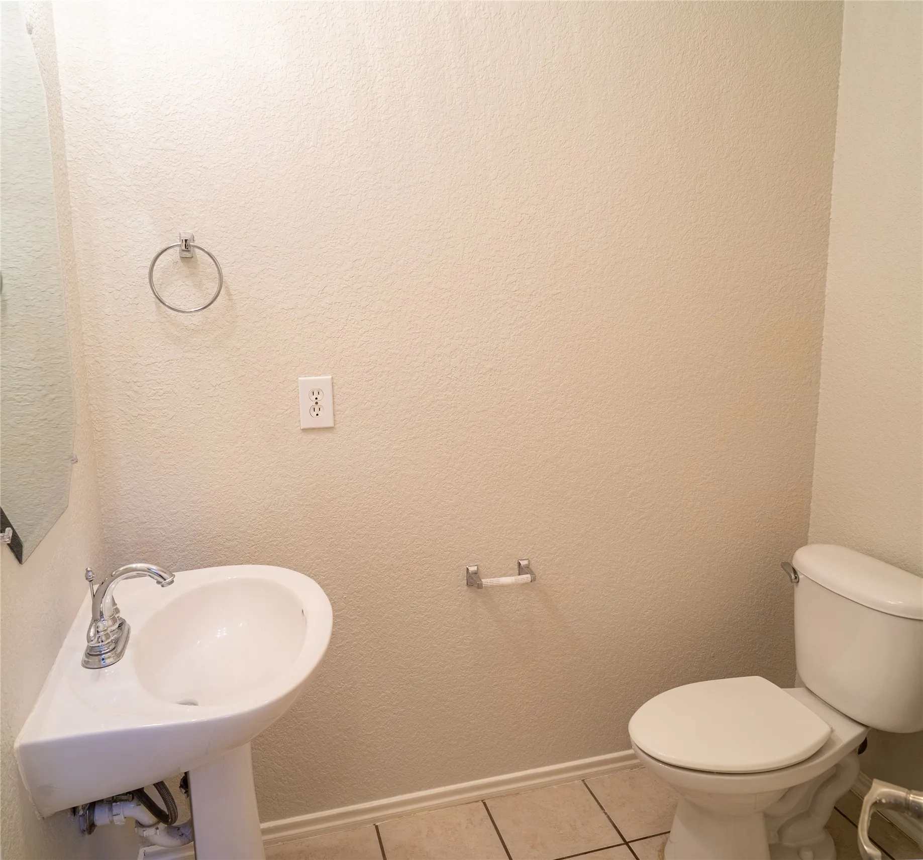 Single Family Residence For Rent in Tarrant County , 6100 Horse Trap Drive, Fort Worth, Texas 76179, 3 Bedroom, 3 Bathroom, 2 Garage spaces, 2,452 Sqft, built in 2005, mls#21335361, Real Estate Agent in Fort Worth, Homes For Rent in Tarrant county, Homes For Rent in Fort Worth, Realtor in Fort Worth Texas, Real Estate Brokerage Independent Realty Texas, Luminita Cordes Realtor