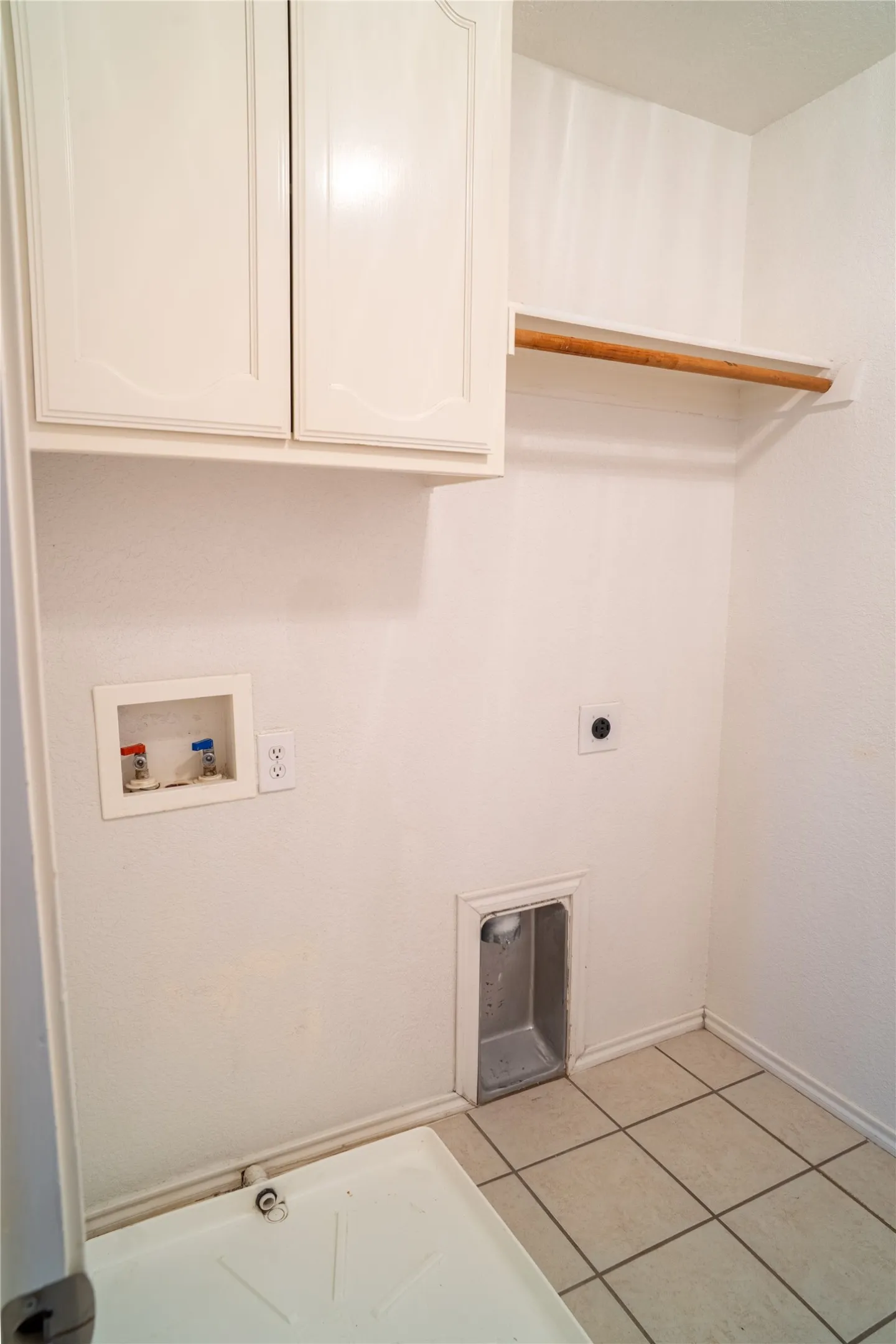 Single Family Residence For Rent in Tarrant County , 6100 Horse Trap Drive, Fort Worth, Texas 76179, 3 Bedroom, 3 Bathroom, 2 Garage spaces, 2,452 Sqft, built in 2005, mls#21335361, Real Estate Agent in Fort Worth, Homes For Rent in Tarrant county, Homes For Rent in Fort Worth, Realtor in Fort Worth Texas, Real Estate Brokerage Independent Realty Texas, Luminita Cordes Realtor