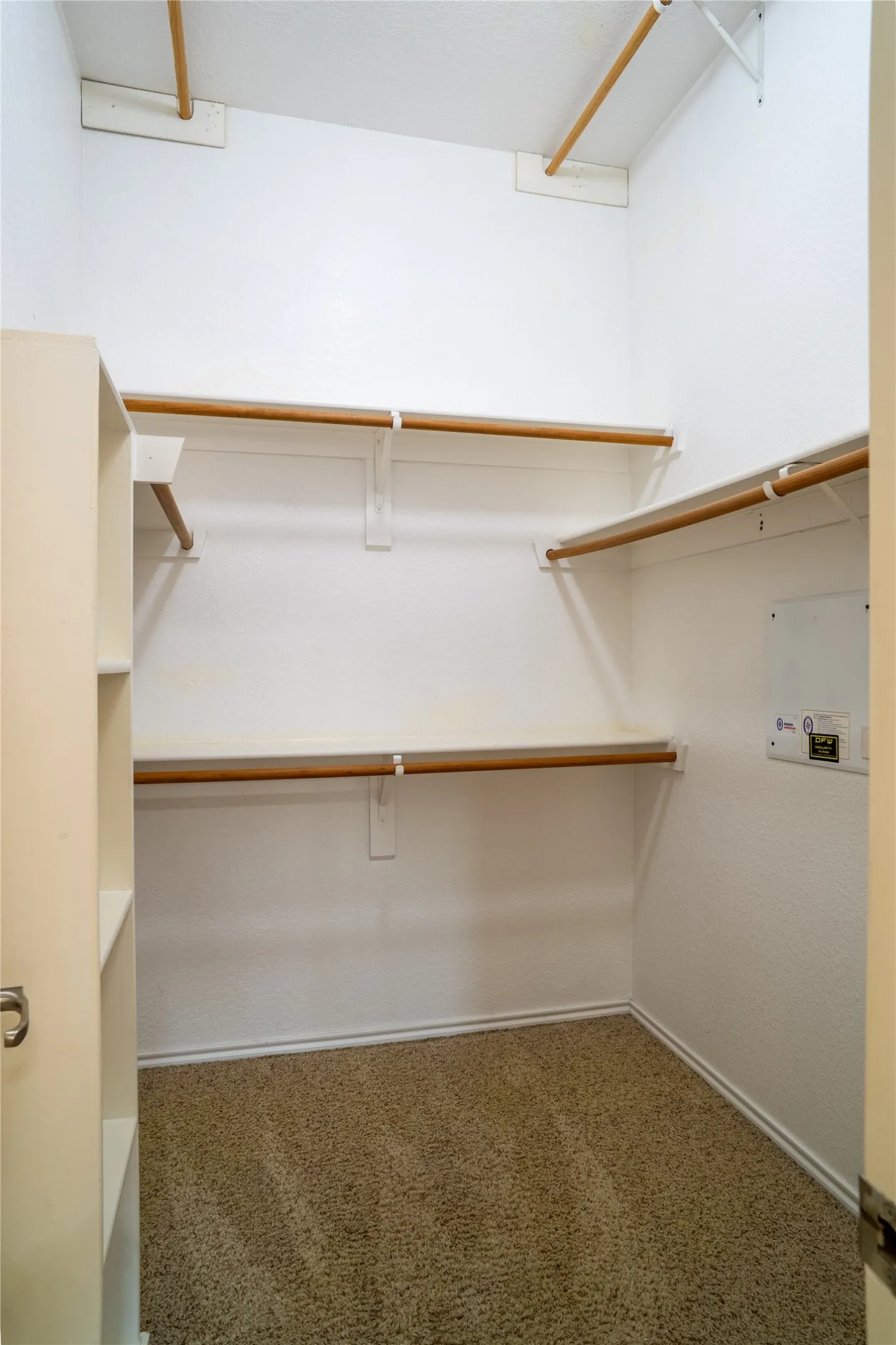 Single Family Residence For Rent in Tarrant County , 6100 Horse Trap Drive, Fort Worth, Texas 76179, 3 Bedroom, 3 Bathroom, 2 Garage spaces, 2,452 Sqft, built in 2005, mls#21335361, Real Estate Agent in Fort Worth, Homes For Rent in Tarrant county, Homes For Rent in Fort Worth, Realtor in Fort Worth Texas, Real Estate Brokerage Independent Realty Texas, Luminita Cordes Realtor