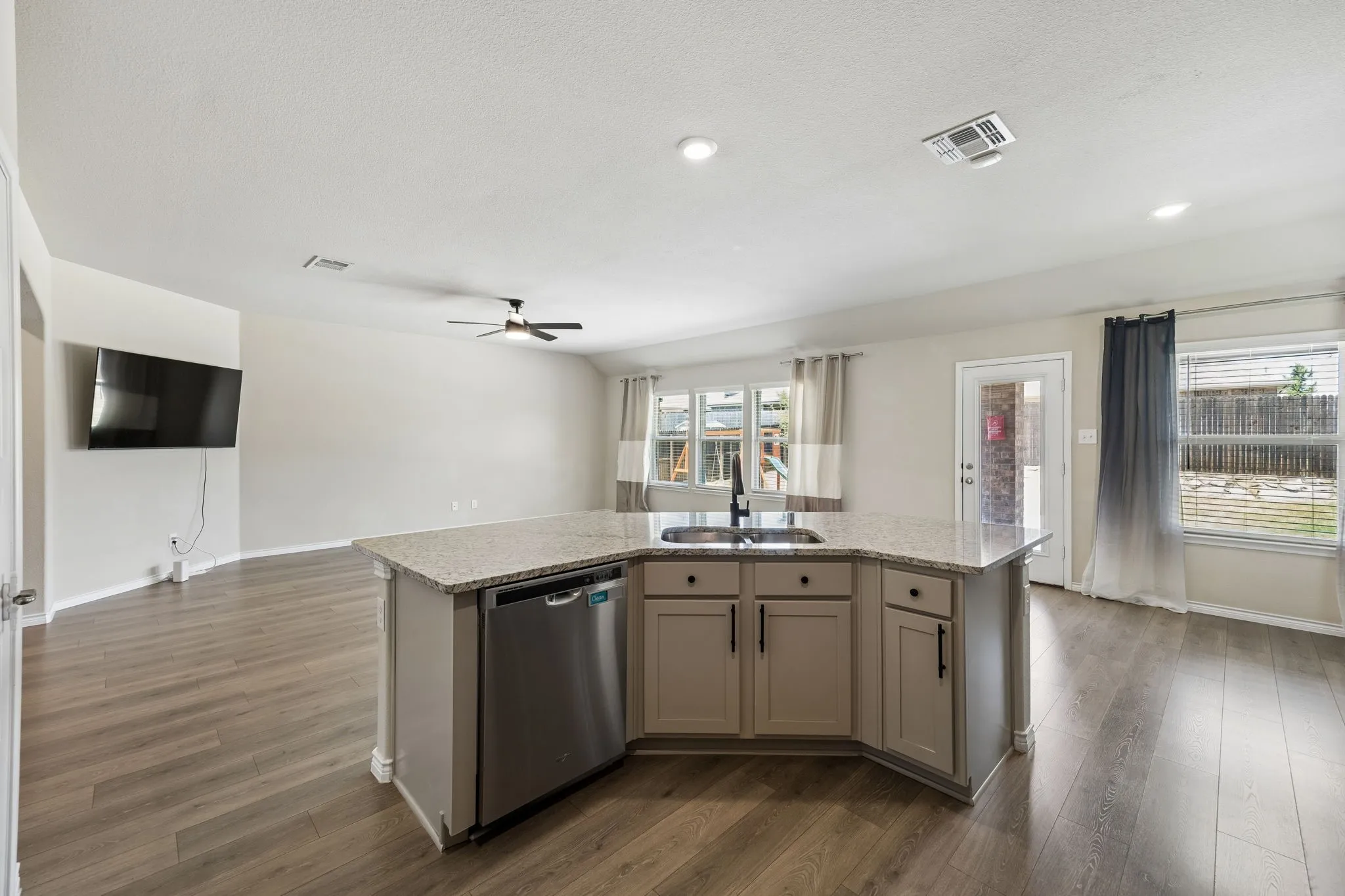 Single Family Residence For Sale in Denton County , 3016 Frio Road, Little Elm, Texas 75068, 3 Bedroom, 2 Bathroom, 2 Garage spaces, 1,705 Sqft, built in 2020, mls#21361614, Real Estate Agent in Little Elm, Homes For Sale in Denton county, Homes For Sale in Little Elm, Realtor in Little Elm Texas, Real Estate Brokerage Independent Realty Texas, Luminita Cordes Realtor