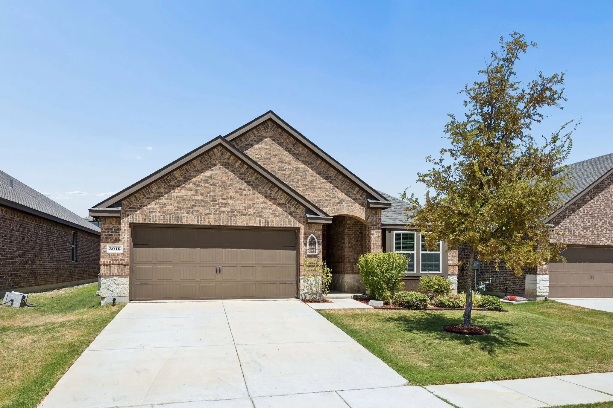 Single Family Residence For Sale in Denton County , 3016 Frio Road, Little Elm, Texas 75068, 3 Bedroom, 2 Bathroom, 2 Garage spaces, 1,705 Sqft, built in 2020, mls#21361614, Real Estate Agent in Little Elm, Homes For Sale in Denton county, Homes For Sale in Little Elm, Realtor in Little Elm Texas, Real Estate Brokerage Independent Realty Texas, Luminita Cordes Realtor