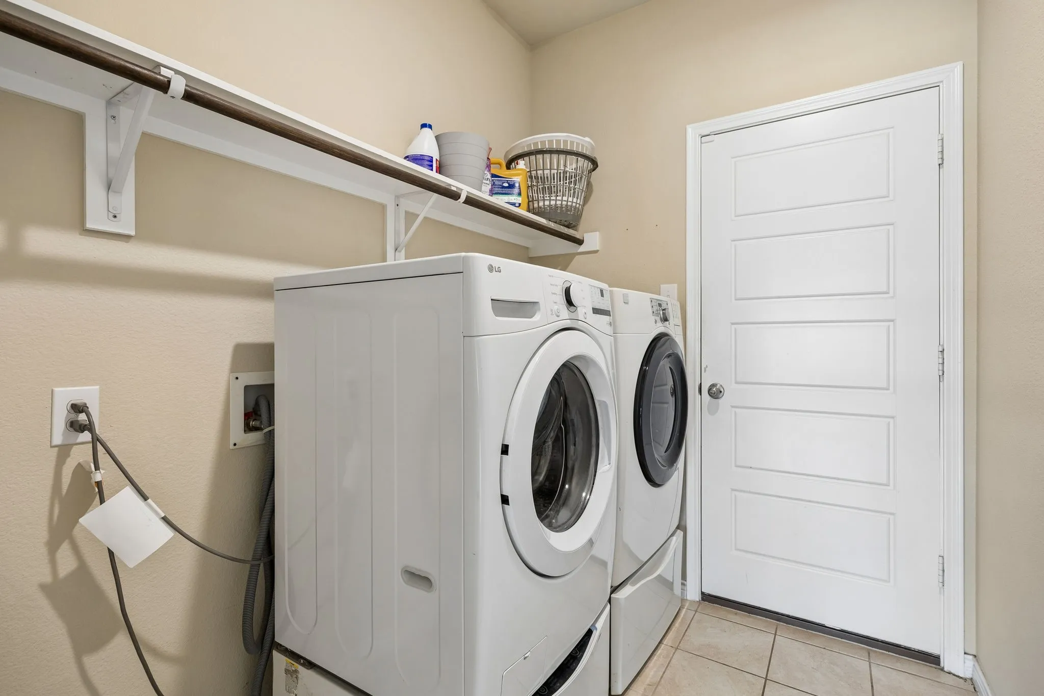 Single Family Residence For Sale in Denton County , 3016 Frio Road, Little Elm, Texas 75068, 3 Bedroom, 2 Bathroom, 2 Garage spaces, 1,705 Sqft, built in 2020, mls#21361614, Real Estate Agent in Little Elm, Homes For Sale in Denton county, Homes For Sale in Little Elm, Realtor in Little Elm Texas, Real Estate Brokerage Independent Realty Texas, Luminita Cordes Realtor