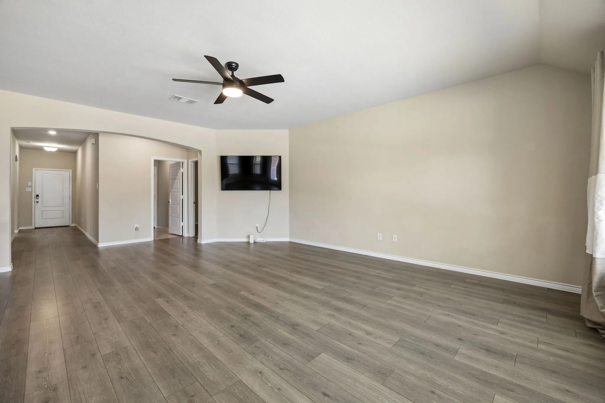 Single Family Residence For Sale in Denton County , 3016 Frio Road, Little Elm, Texas 75068, 3 Bedroom, 2 Bathroom, 2 Garage spaces, 1,705 Sqft, built in 2020, mls#21361614, Real Estate Agent in Little Elm, Homes For Sale in Denton county, Homes For Sale in Little Elm, Realtor in Little Elm Texas, Real Estate Brokerage Independent Realty Texas, Luminita Cordes Realtor